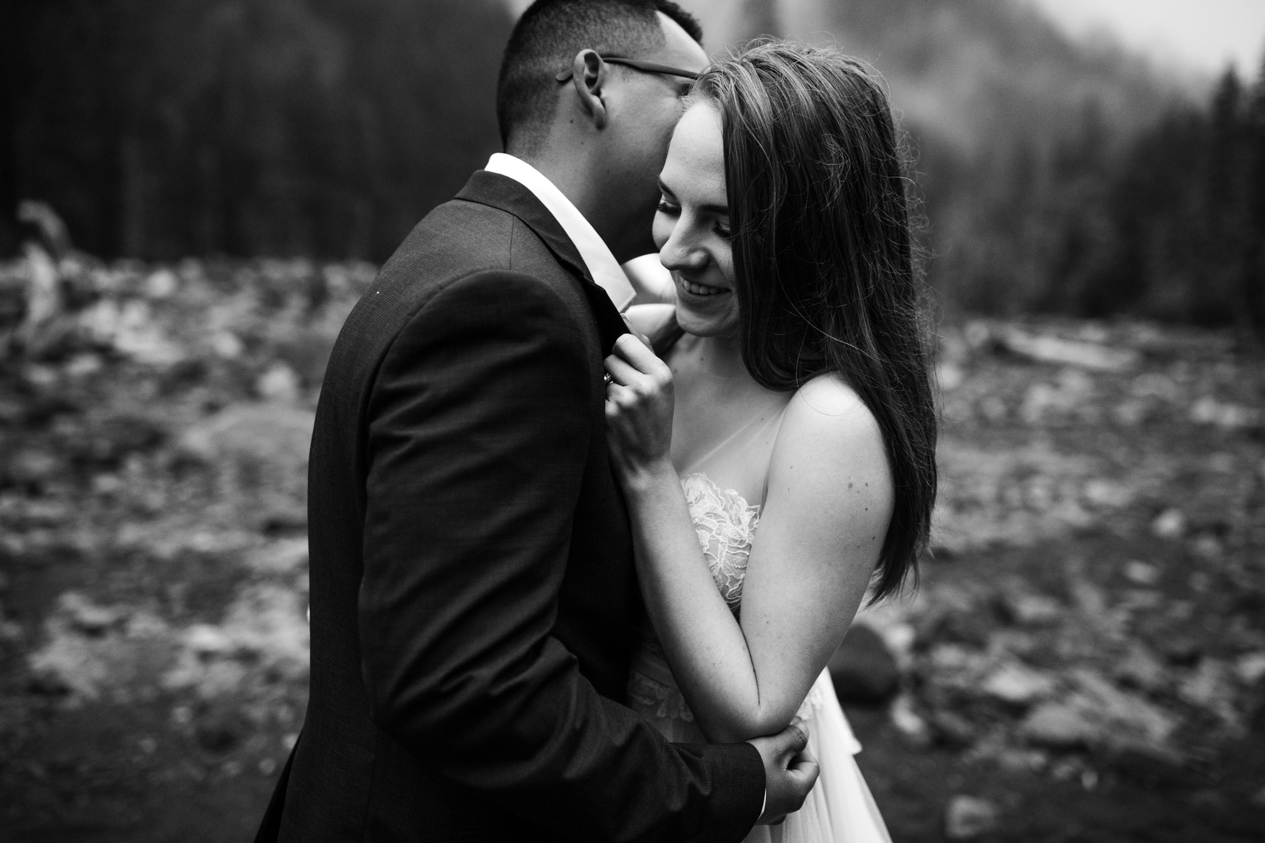 alyssa + horacio's adventurous honeymoon session in mount rainier national park | the hearnes adventure photography | national park elopement inspiration | www.thehearnes.com