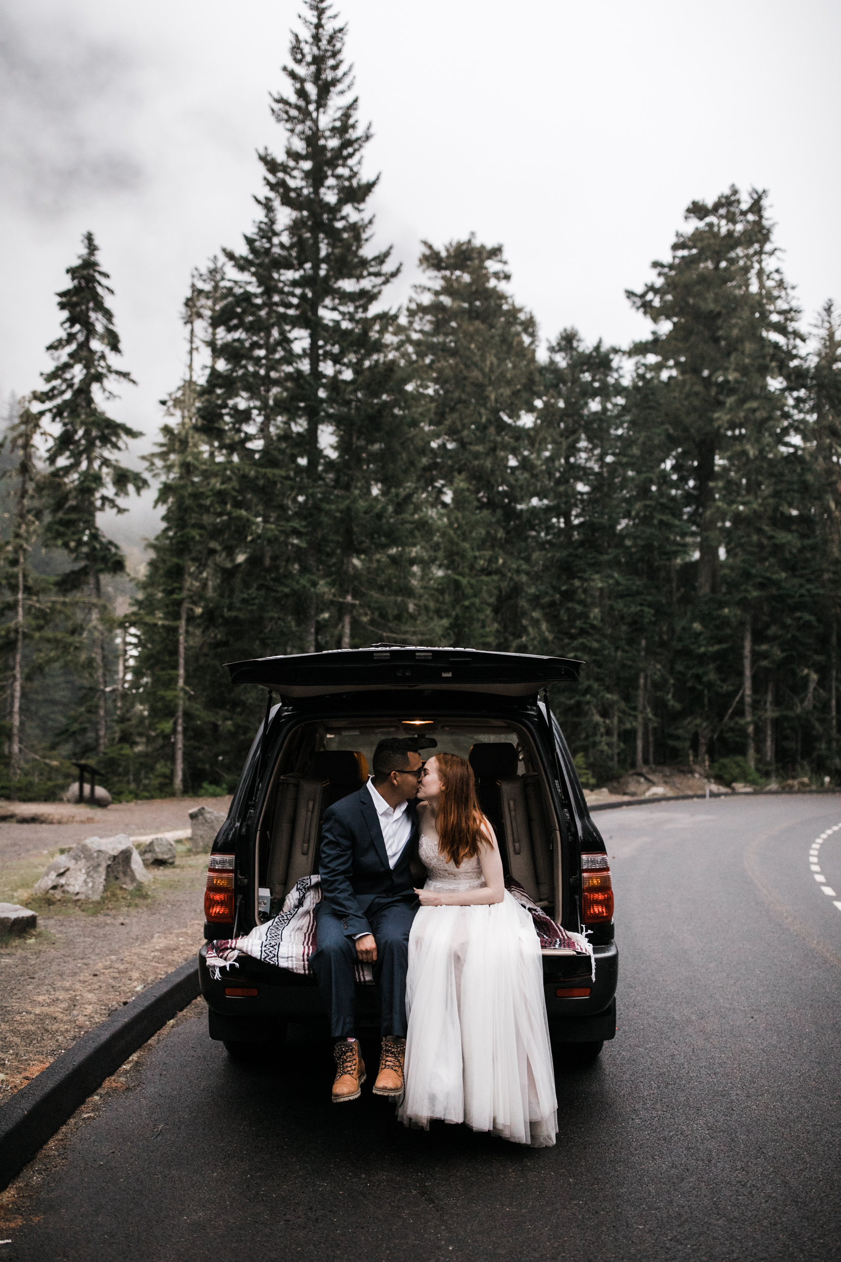 alyssa + horacio's adventurous honeymoon session in mount rainier national park | the hearnes adventure photography | national park elopement inspiration | www.thehearnes.com