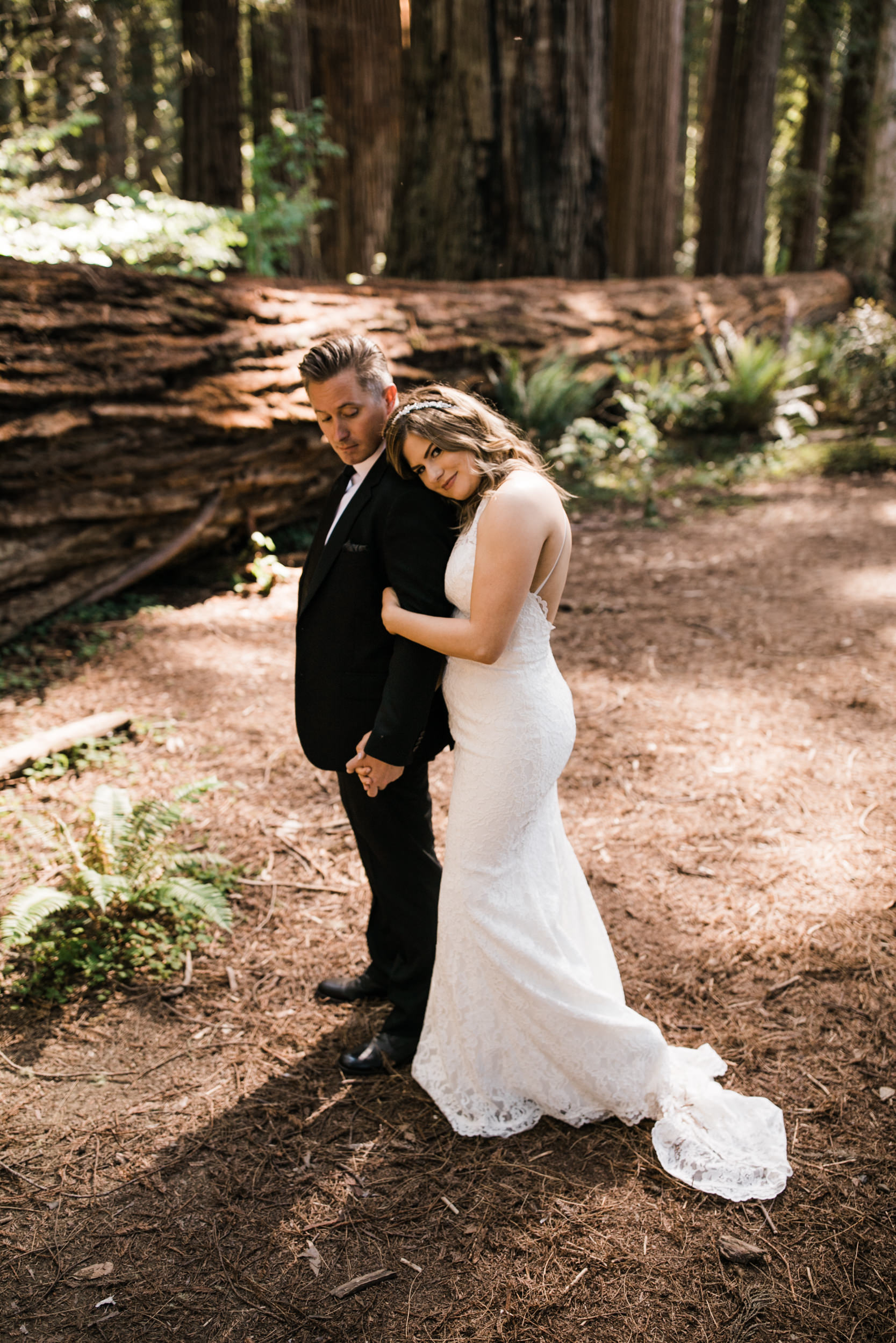 intimate wedding ceremony in the redwood forest | adventure wedding photographer | redwoods national park elopement | www.thehearnes.com