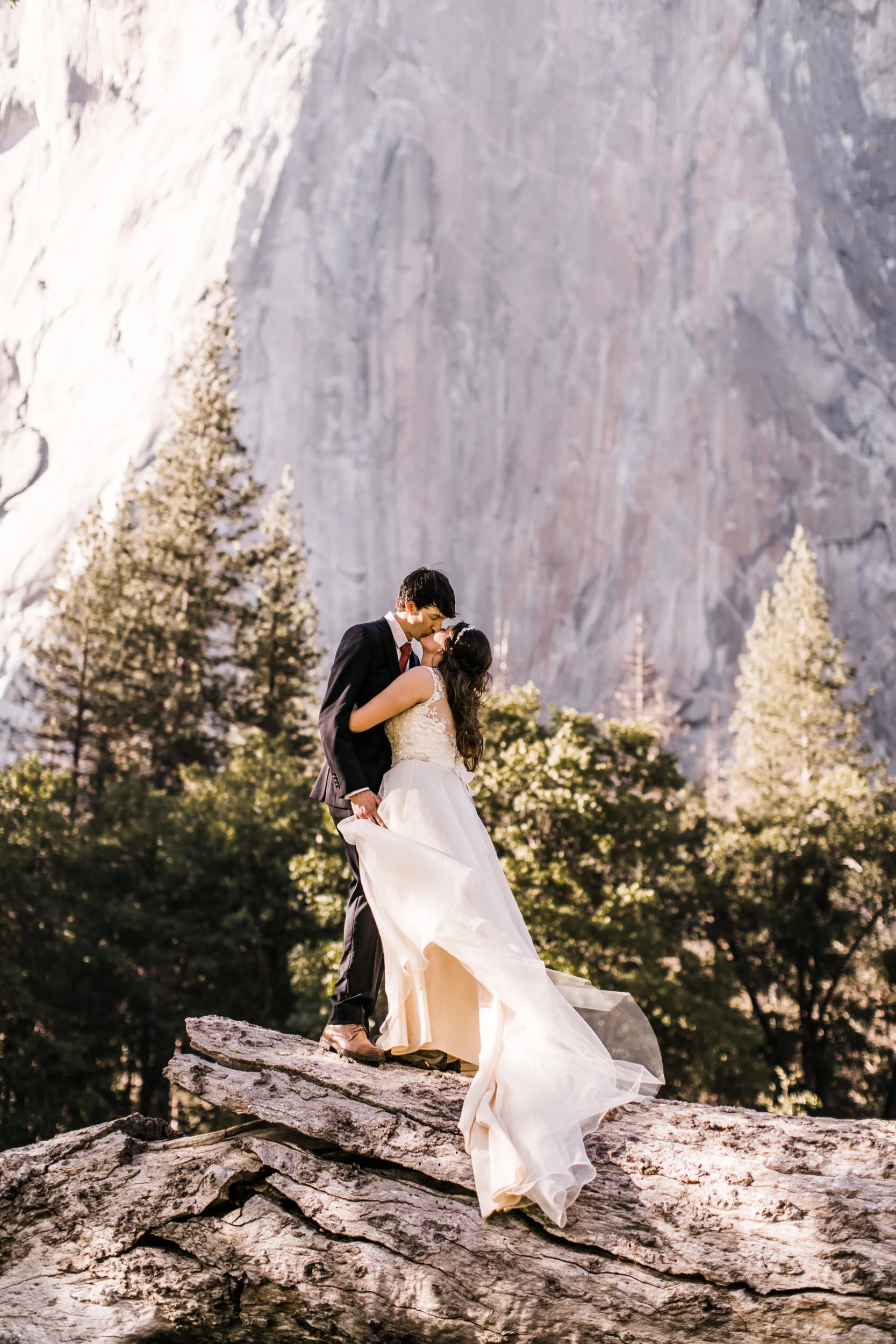 samantha + ben's elopement in yosemite valley | adventure wedding portraits at glacier point | national park elopement photographer | yosemite wedding photographer