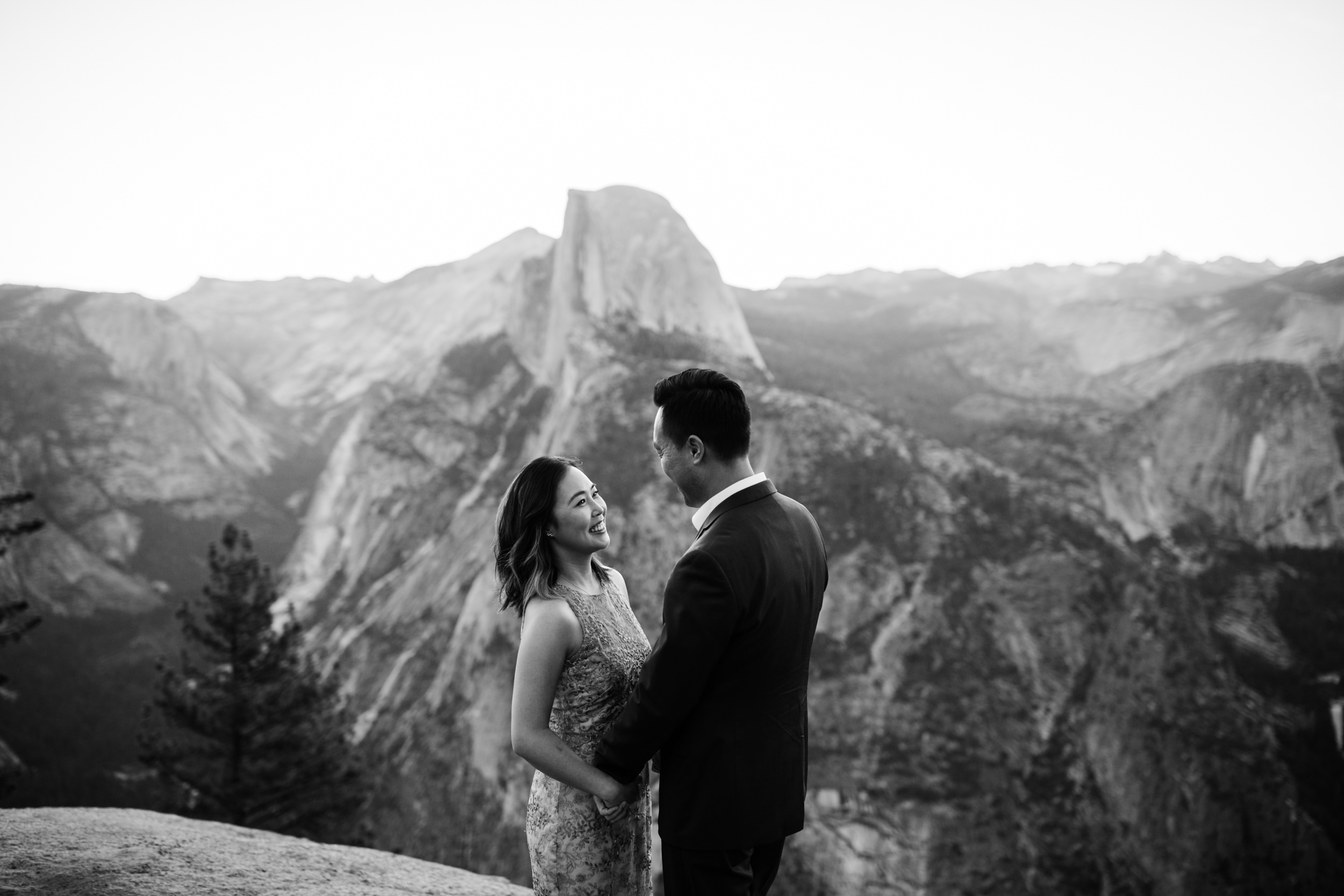 michelle + doug's adventure session at glacier point | 10 year wedding anniversary celebration | yosemite elopement inspiration | the hearnes adventure photography