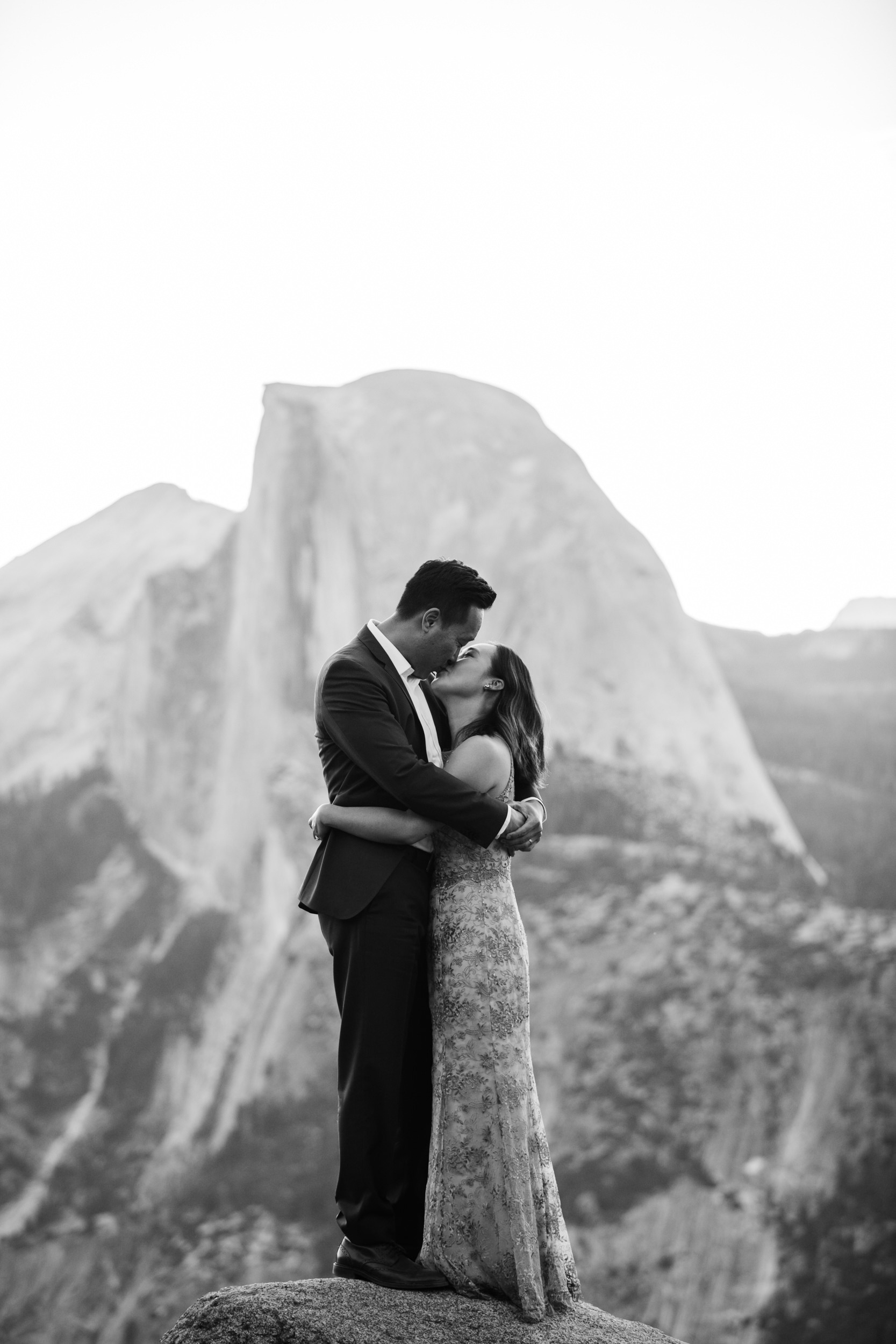 michelle + doug's adventure session at glacier point | 10 year wedding anniversary celebration | yosemite elopement inspiration | the hearnes adventure photography