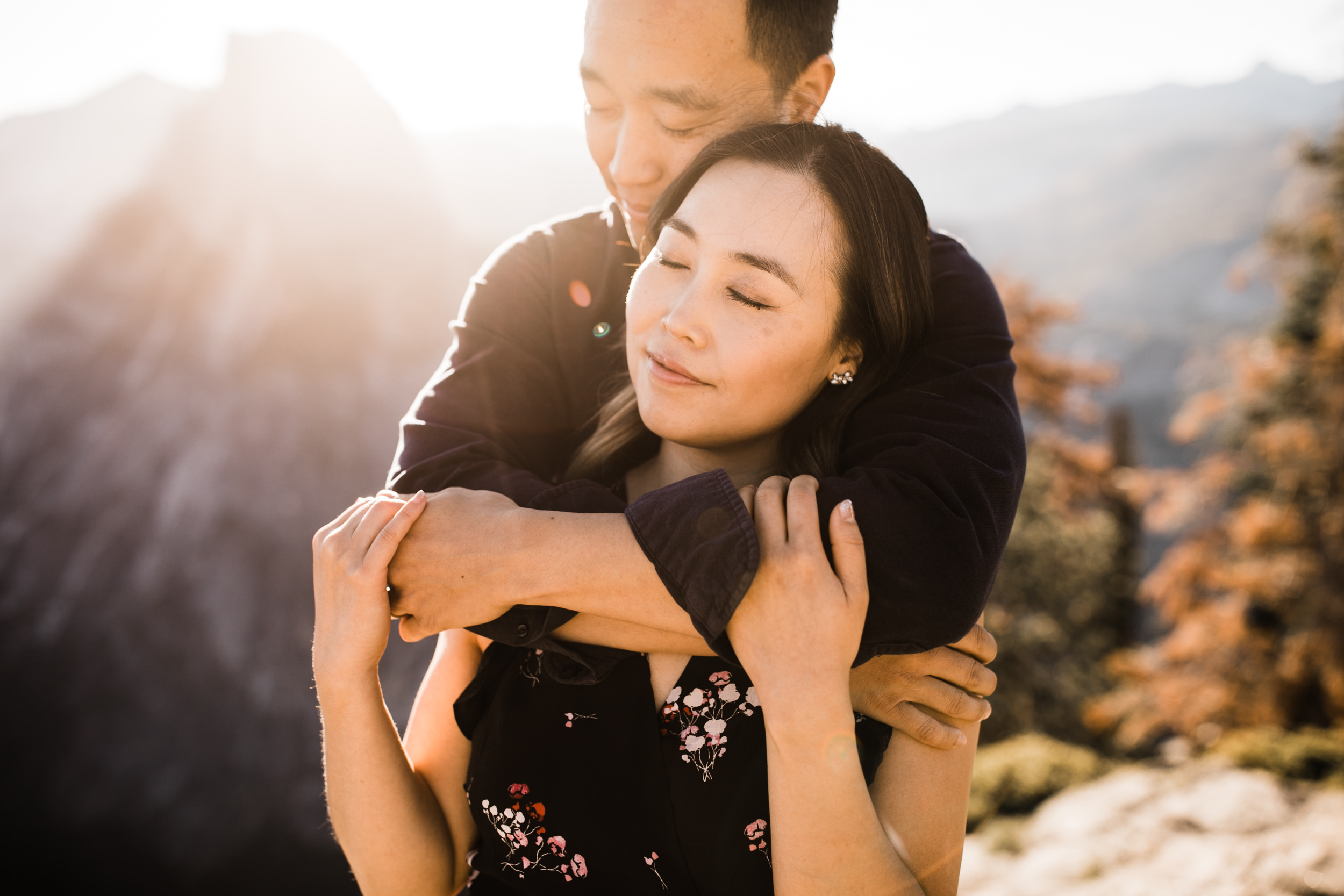 michelle + doug's adventure session at glacier point | 10 year wedding anniversary celebration | yosemite elopement inspiration | the hearnes adventure photography