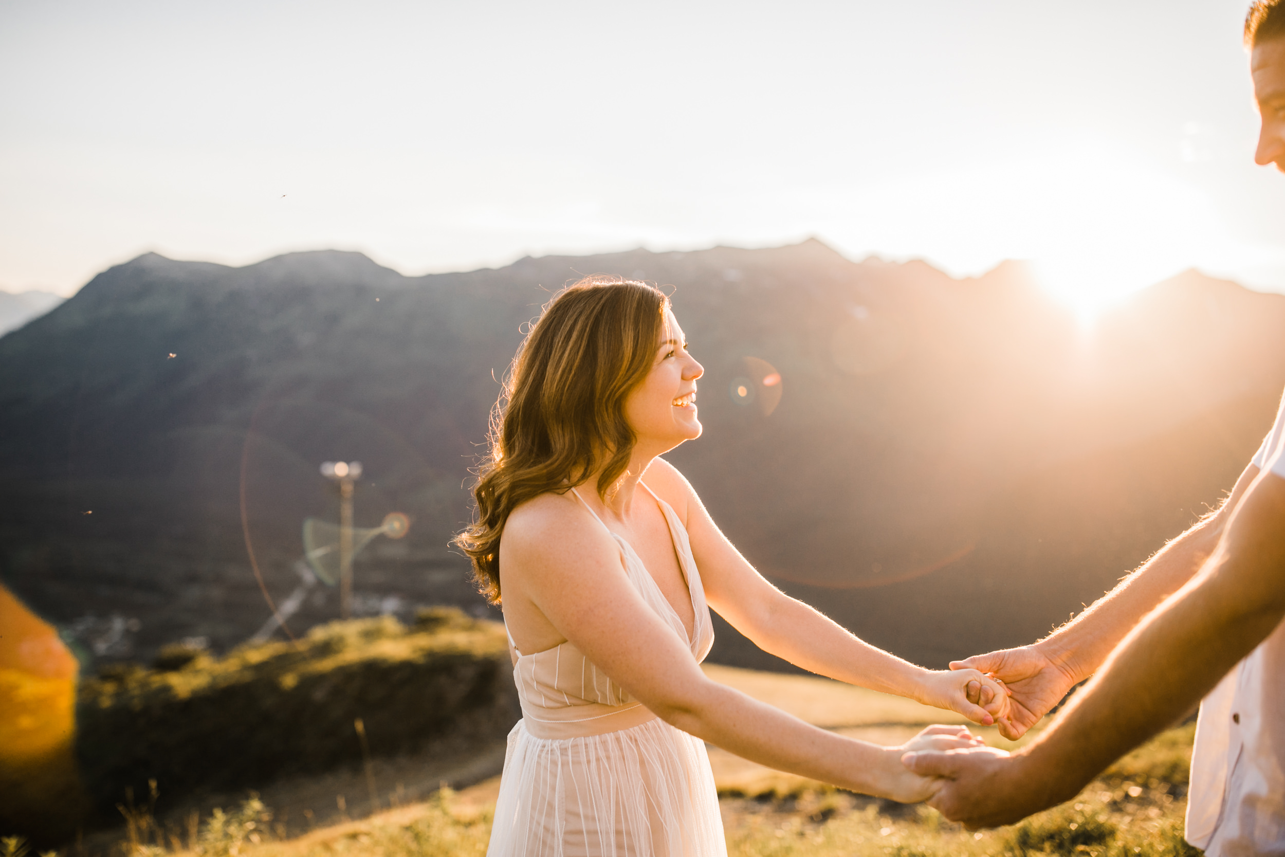 adventurous wedding anniversary session in alyeska, alaska | alaska elopement photographer | mountain resort elopement inspiration | the hearnes adventure photography | www.thehearnes.com