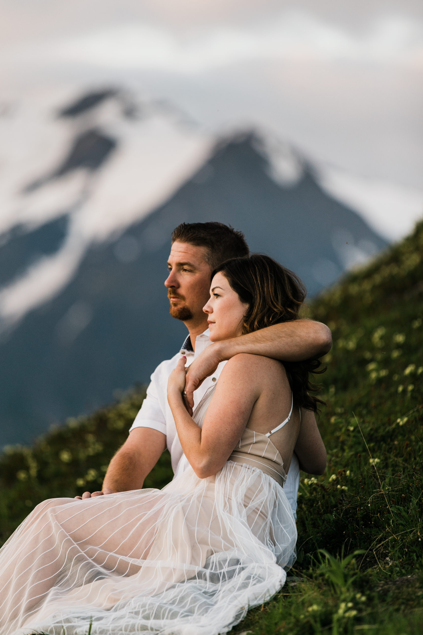 adventurous wedding anniversary session in alyeska, alaska | alaska elopement photographer | mountain resort elopement inspiration | the hearnes adventure photography | www.thehearnes.com