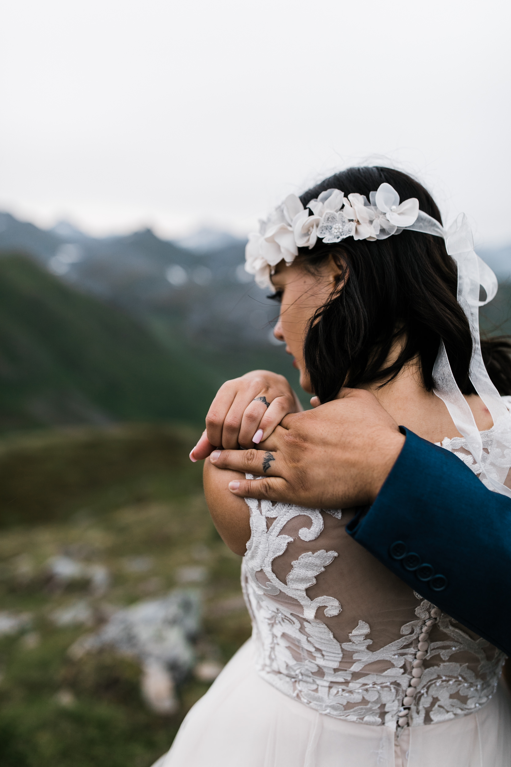 adventurous wedding portrait session at hatcher pass near anchorage | alaska elopement photographer | the hearnes adventure photography | www.thehearnes.com