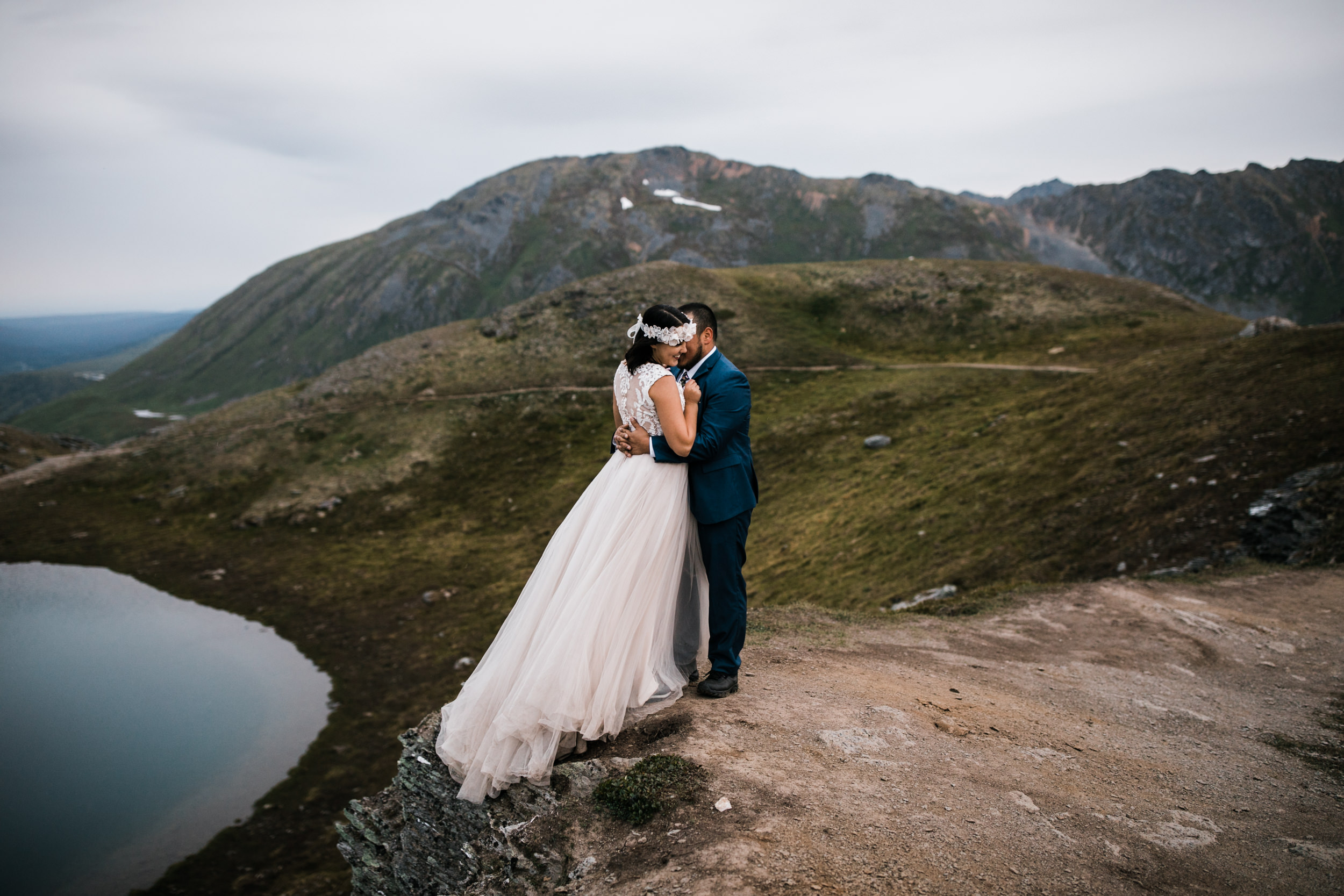 adventurous wedding portrait session at hatcher pass near anchorage | alaska elopement photographer | the hearnes adventure photography | www.thehearnes.com