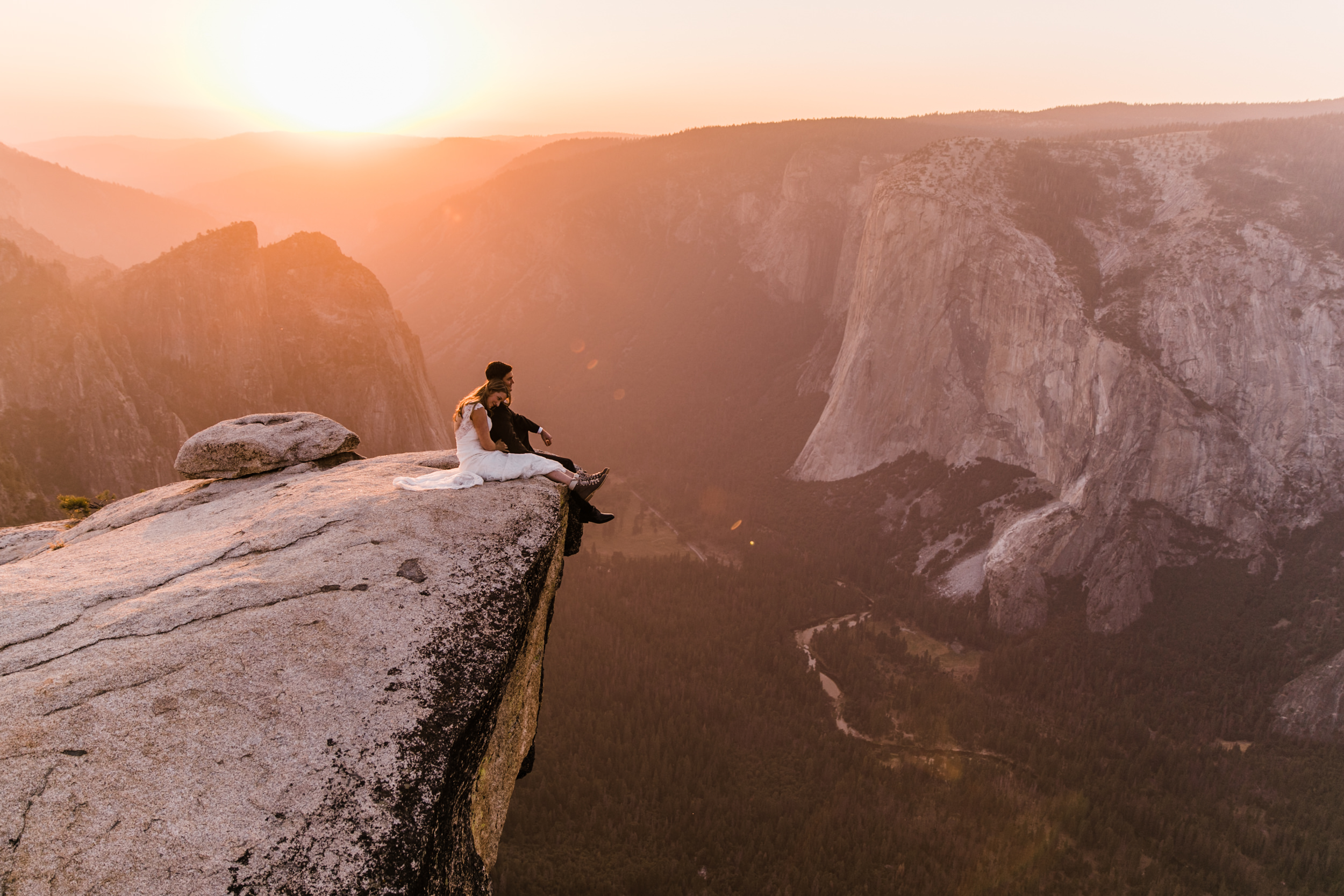 wedding portraits at taft point | yosemite national park elopement photographer | the hearnes adventure photography