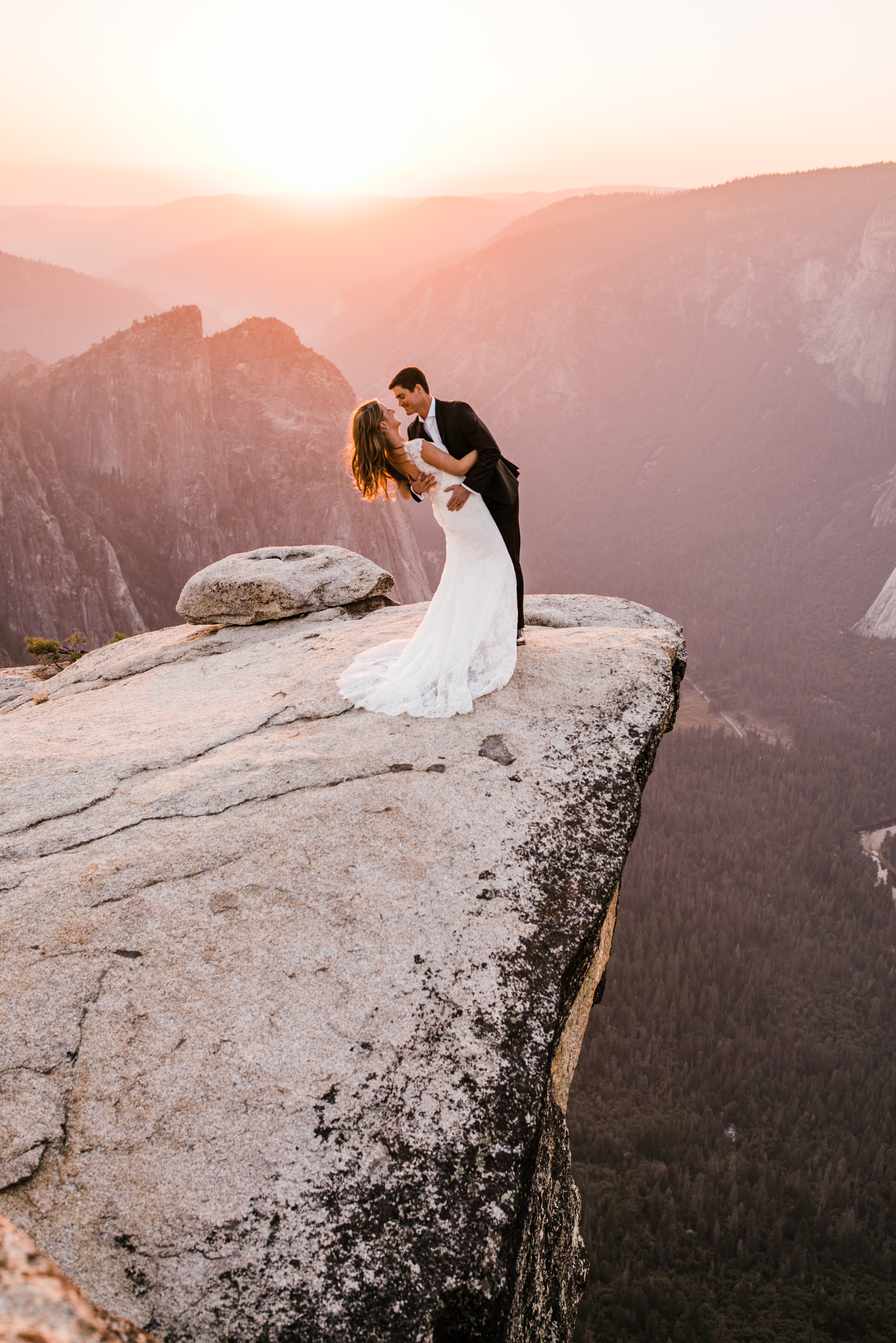 wedding portraits at taft point | yosemite national park elopement photographer | the hearnes adventure photography