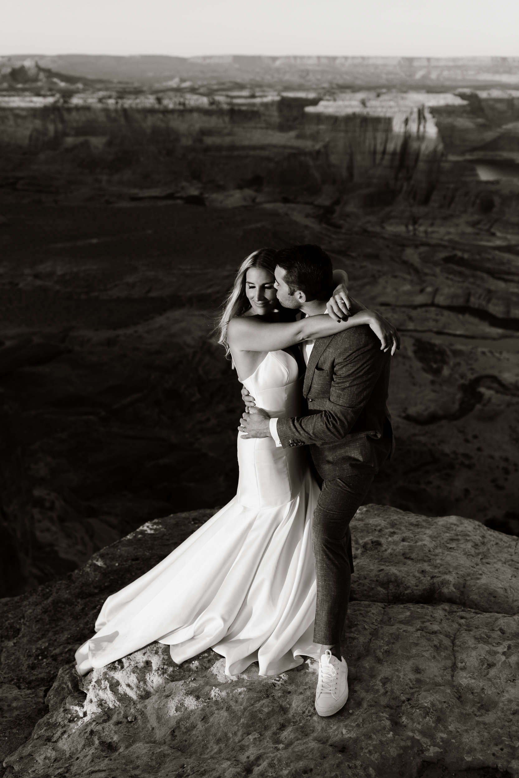 jeep elopement in page, arizona | lake powell adventure wedding | desert elopement inspiration | utah wedding and elopement photographer | the hearnes