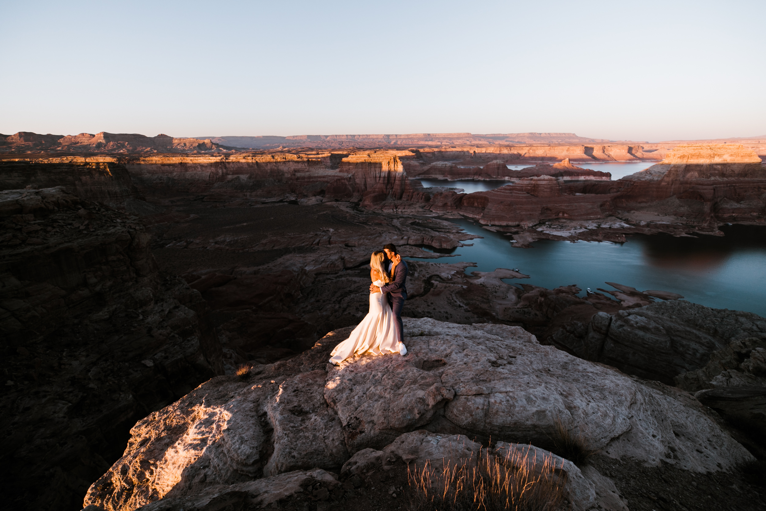 Page-Arizona-Jeep-Adventure-Wedding-Hearnes-Elopement-Photography-Lake-Powell-Horseshoe-Bend-36.jpg
