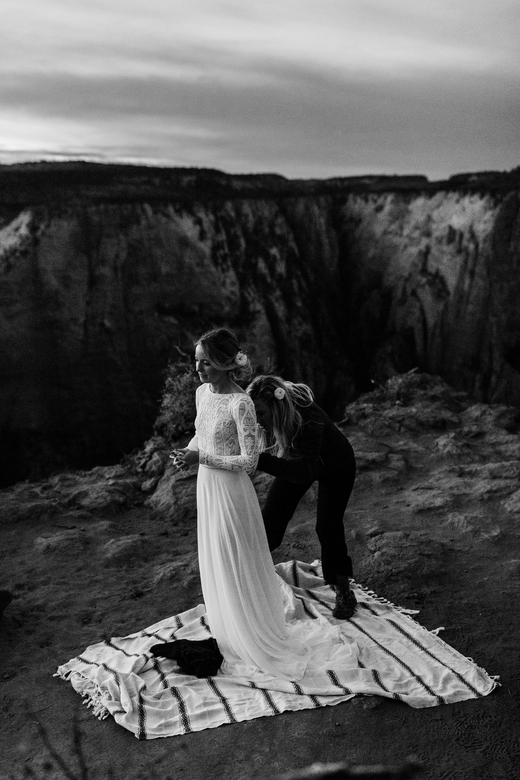 erin + marshall’s sunrise elopement ceremony overlooking zion national park | hiking wedding | utah elopement photographer | the hearnes adventure photography
