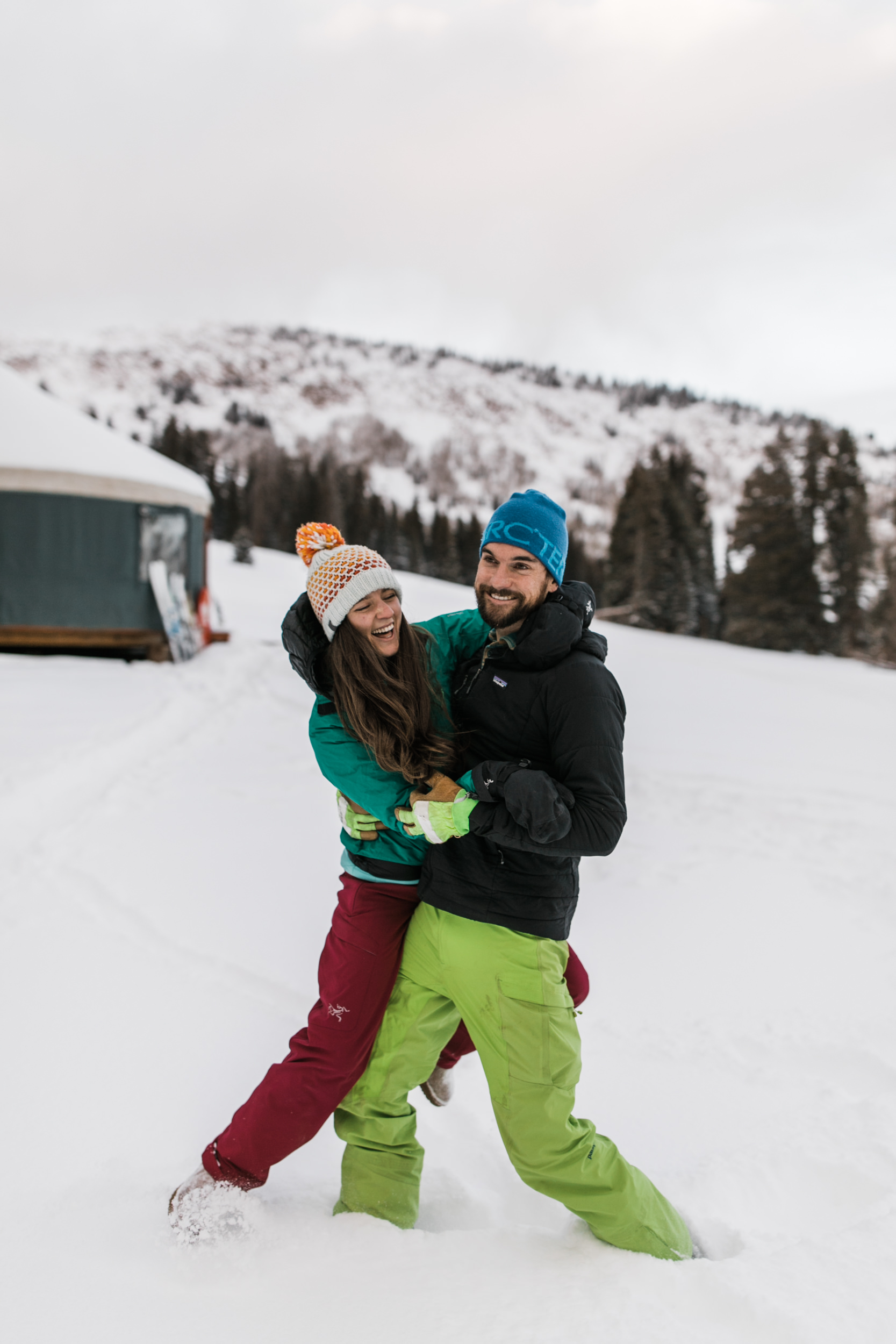 adventure engagement session cross country skiing in the mountains near moab | yurt elopement inspiration | the hearnes photography