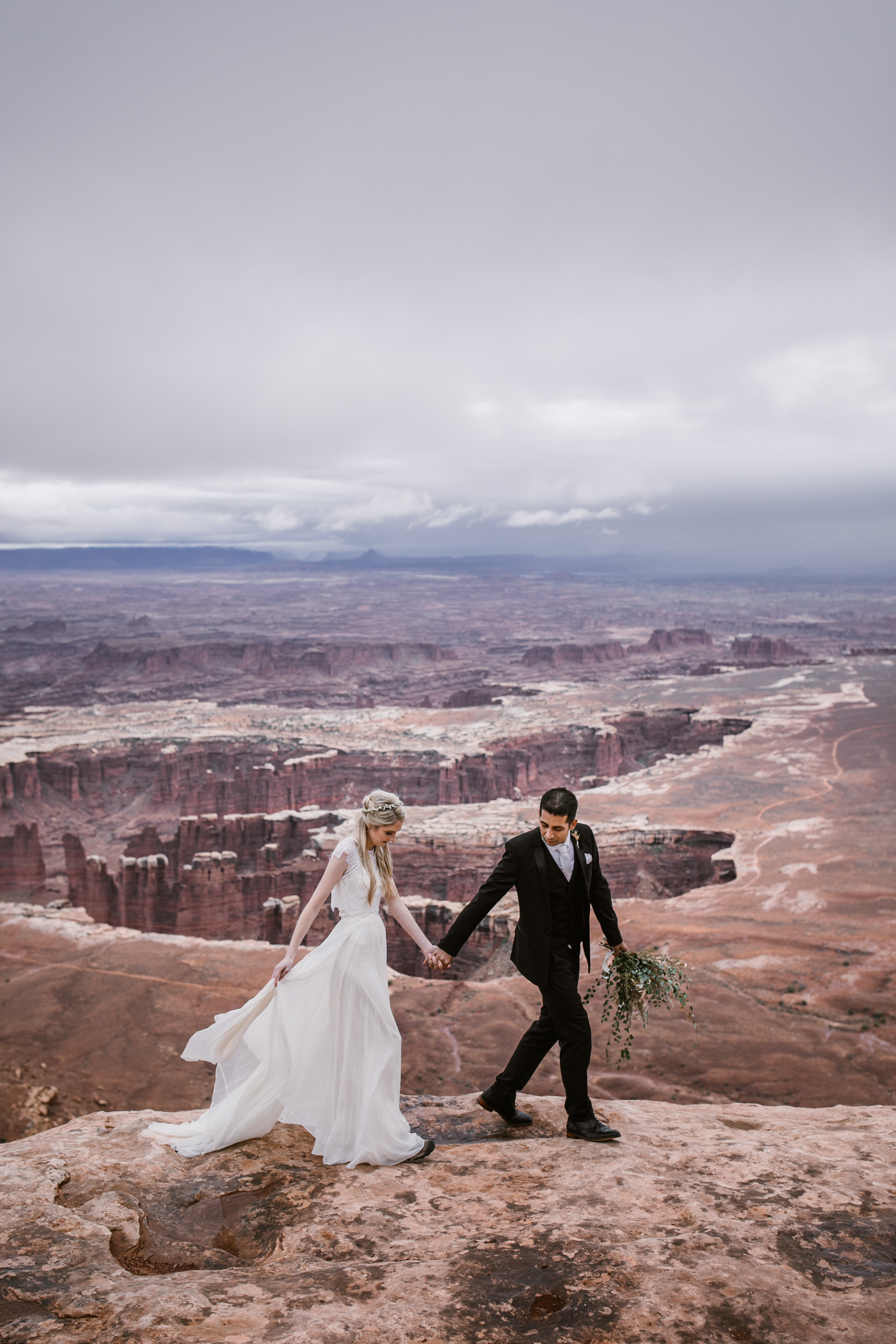 canyonlands national park elopement inspiration | moab utah wedding bridals | the hearnes adventure photography