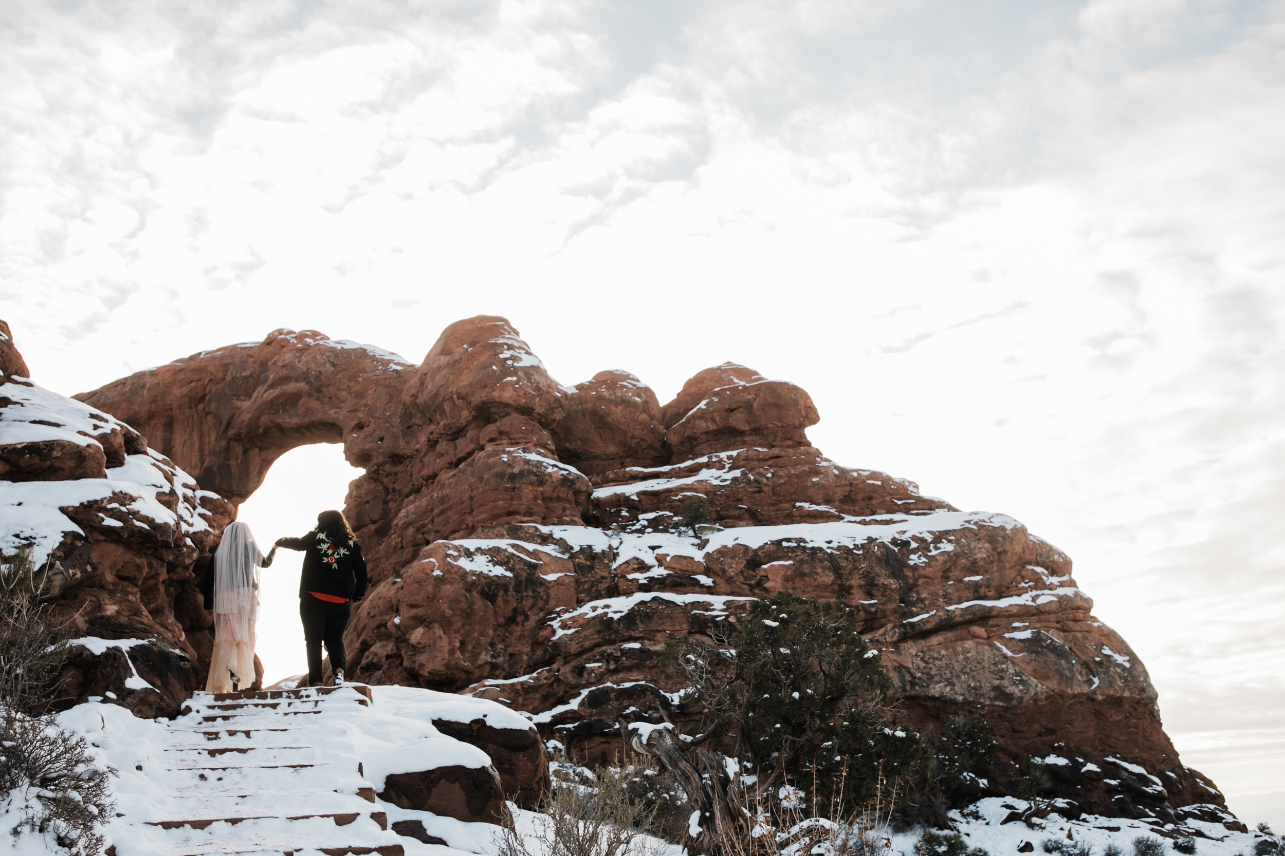 adventure wedding session in arches national park | moab elopement photographer | the hearnes adventure photography