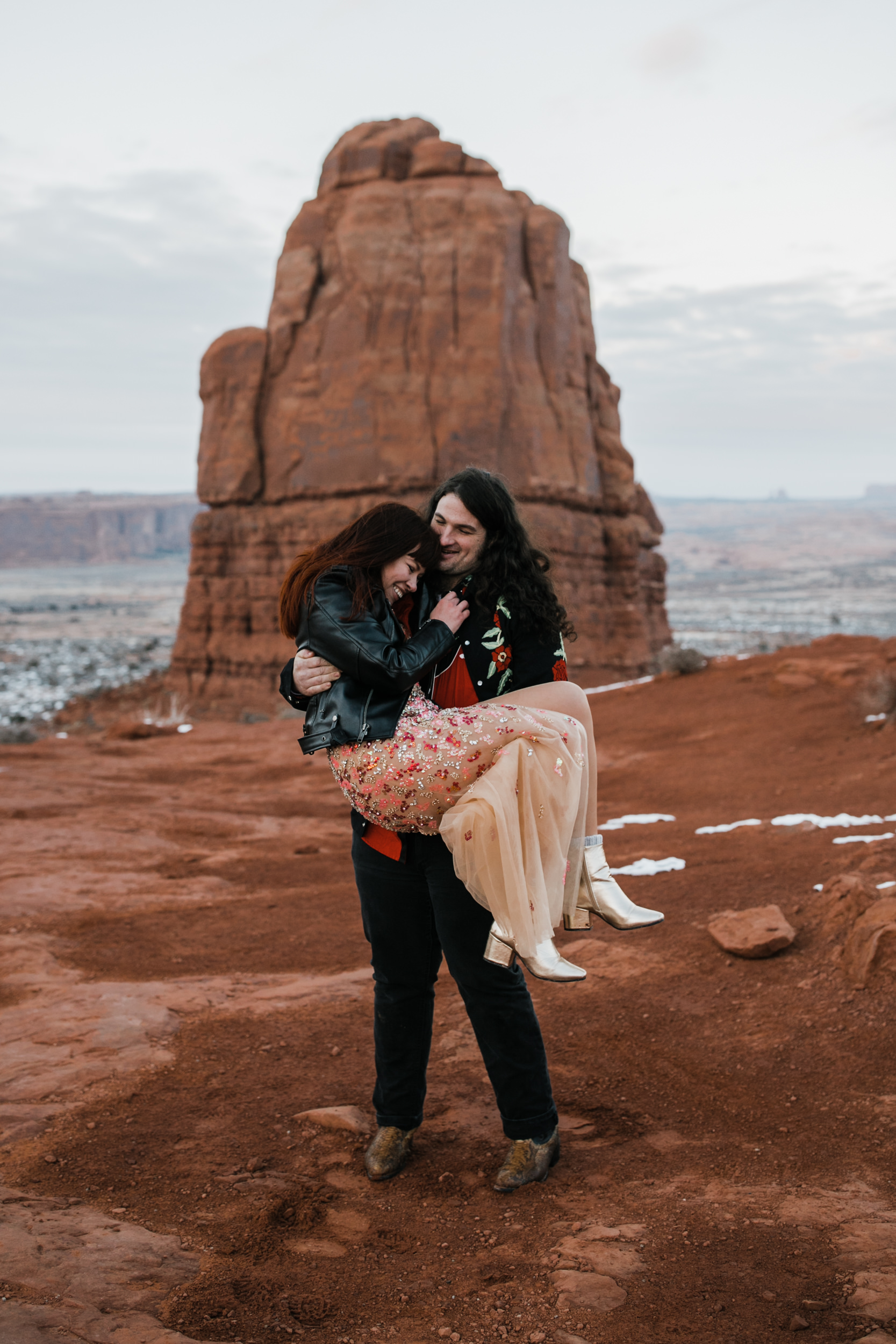 adventure wedding session in arches national park | moab elopement photographer | the hearnes adventure photography