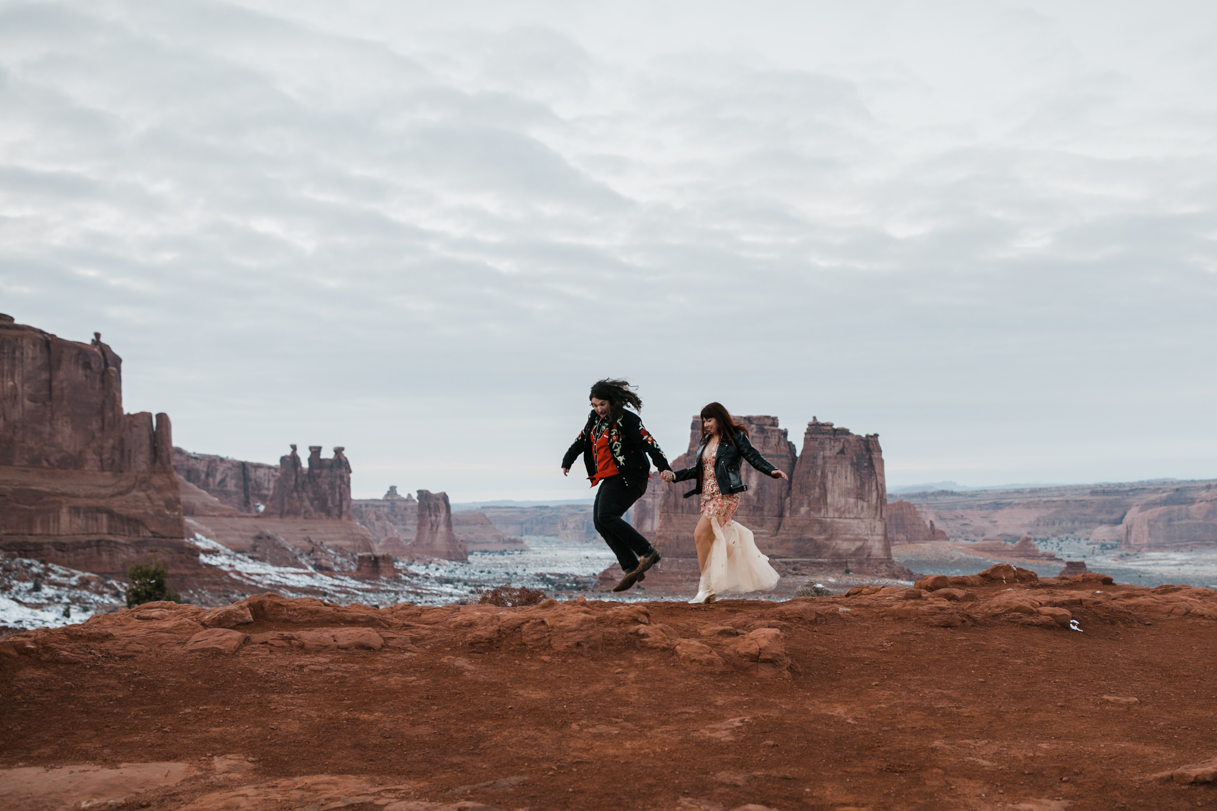 adventure wedding session in arches national park | moab elopement photographer | the hearnes adventure photography