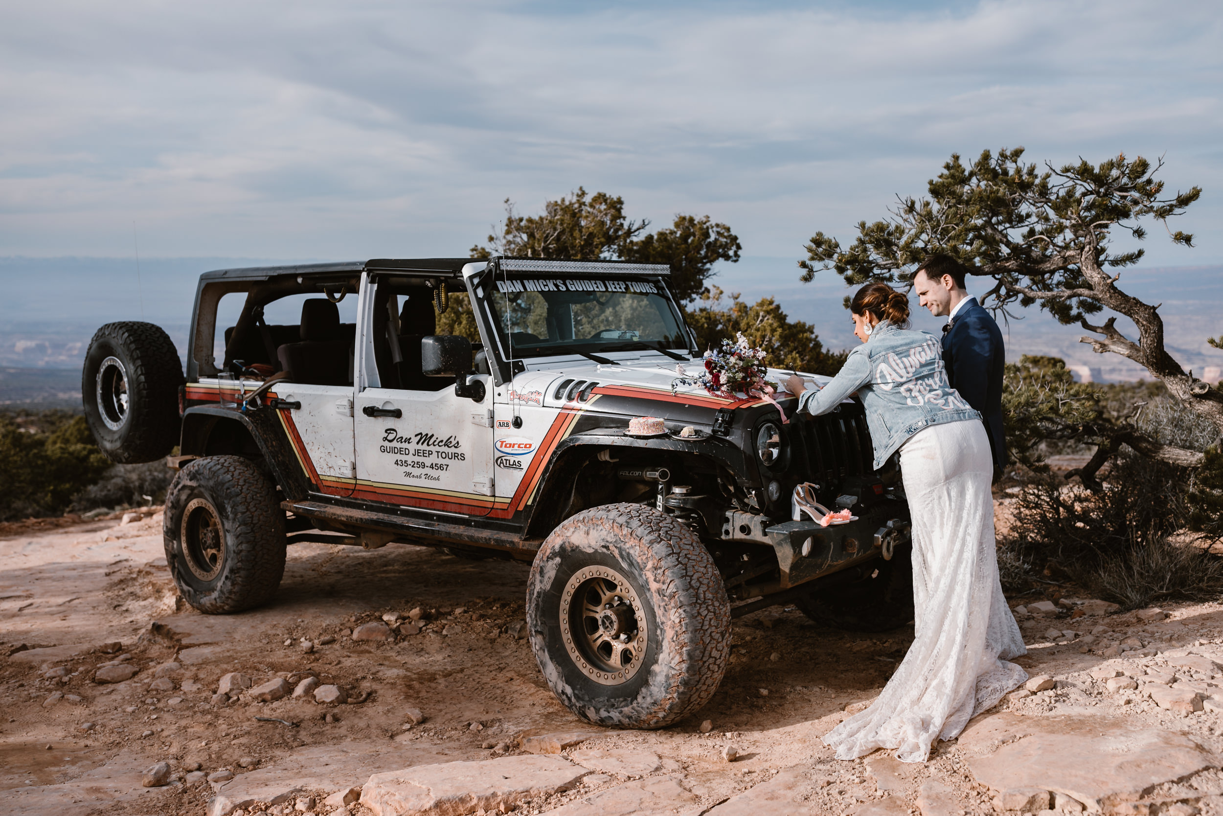 The Hearnes Adventure Wedding in Moab Utah Dan Mick's Jeep Tours