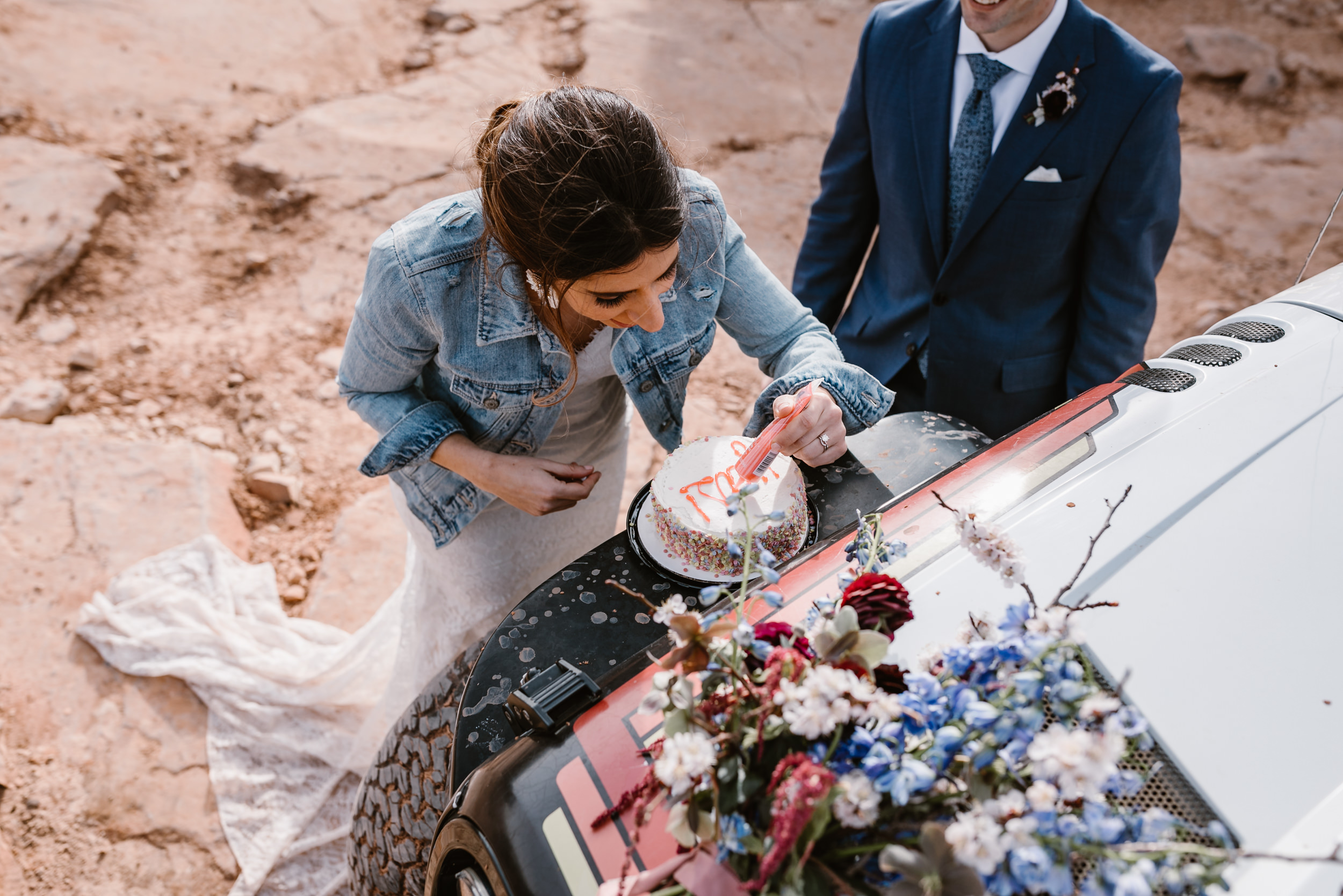 The Hearnes Adventure Wedding in Moab Utah Wedding Cake