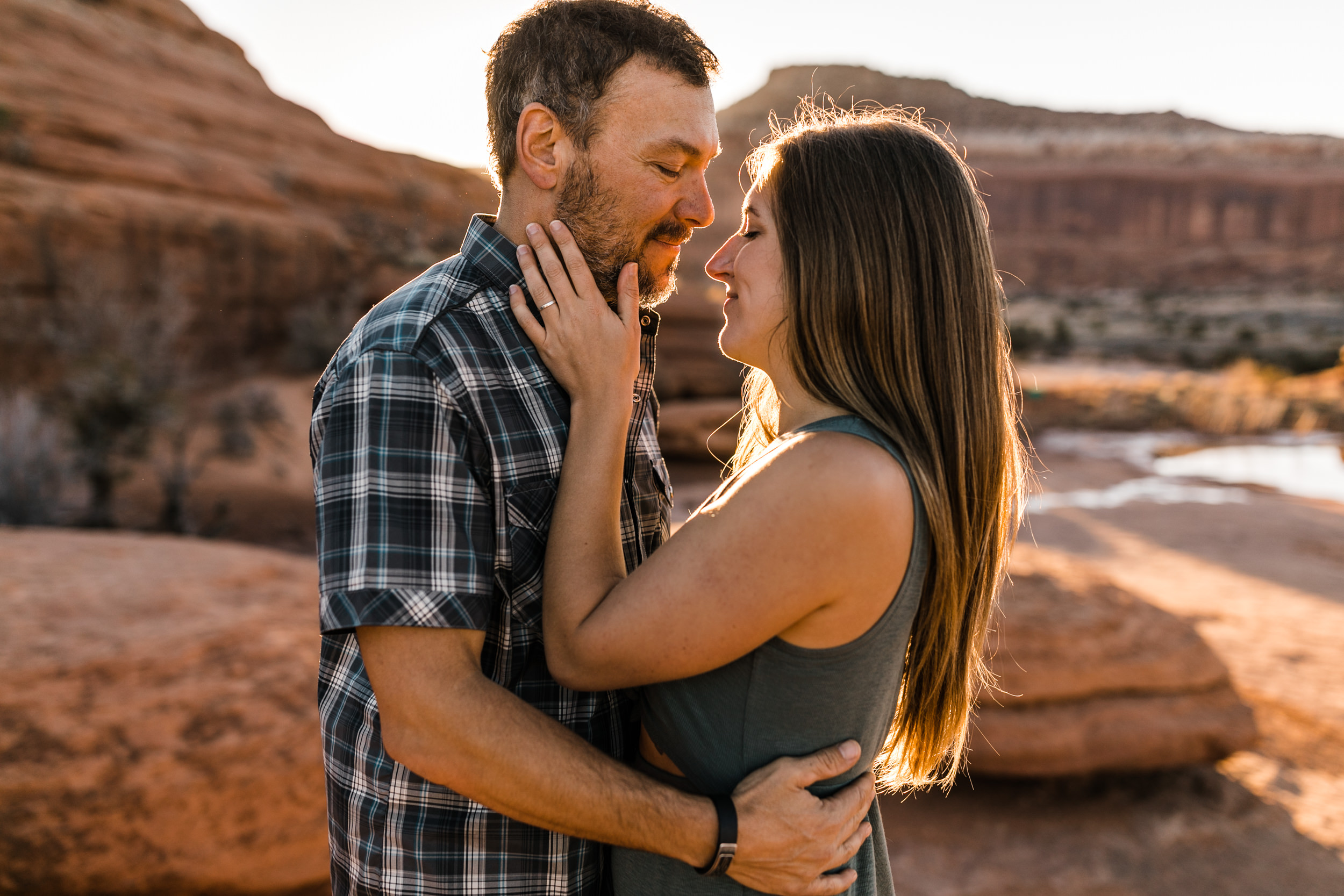 what to wear for summer engagement photo sessions