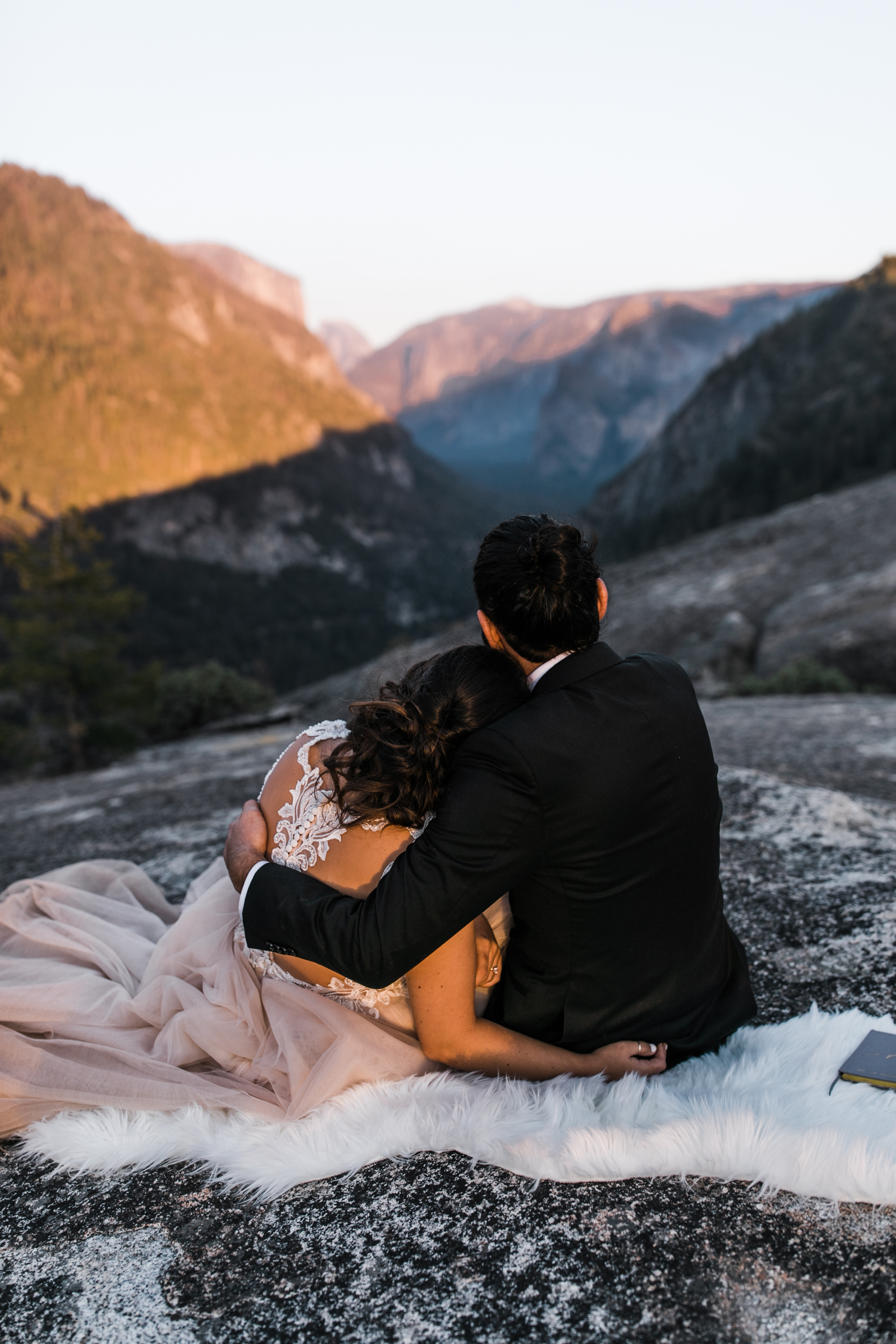 adventurous bride and groom in yosemite national park