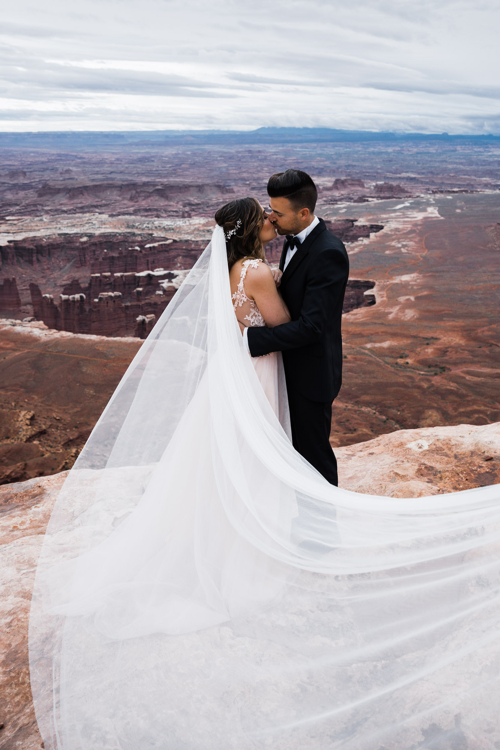 Hearnes-Elopement-Photography-Canyonlands-National-Park-Moab-Wedding-11.jpg