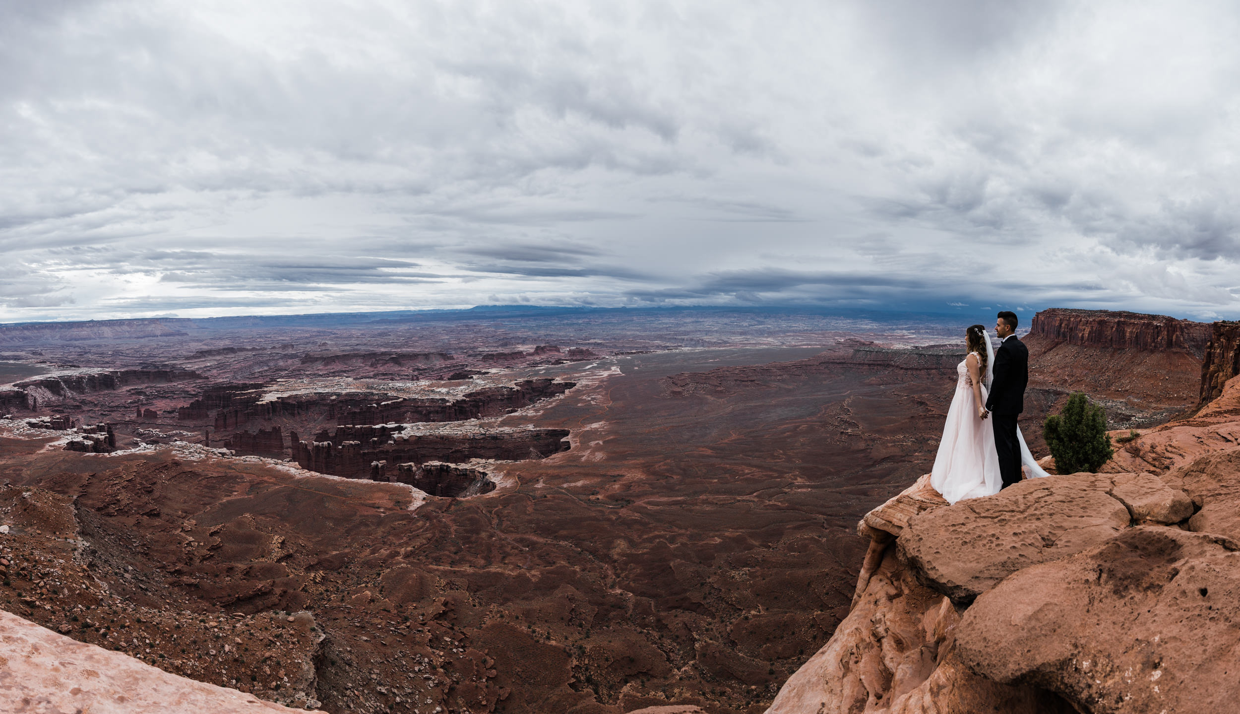 Hearnes-Elopement-Photography-Canyonlands-National-Park-Moab-Wedding-12.jpg