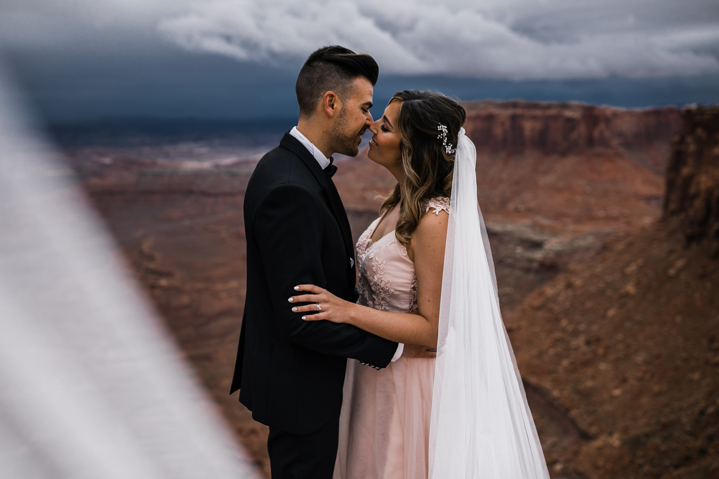 Hearnes-Elopement-Photography-Canyonlands-National-Park-Moab-Wedding-21.jpg