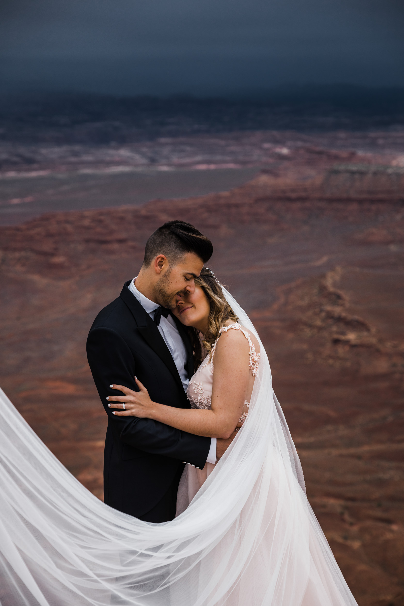 Hearnes-Elopement-Photography-Canyonlands-National-Park-Moab-Wedding-23.jpg