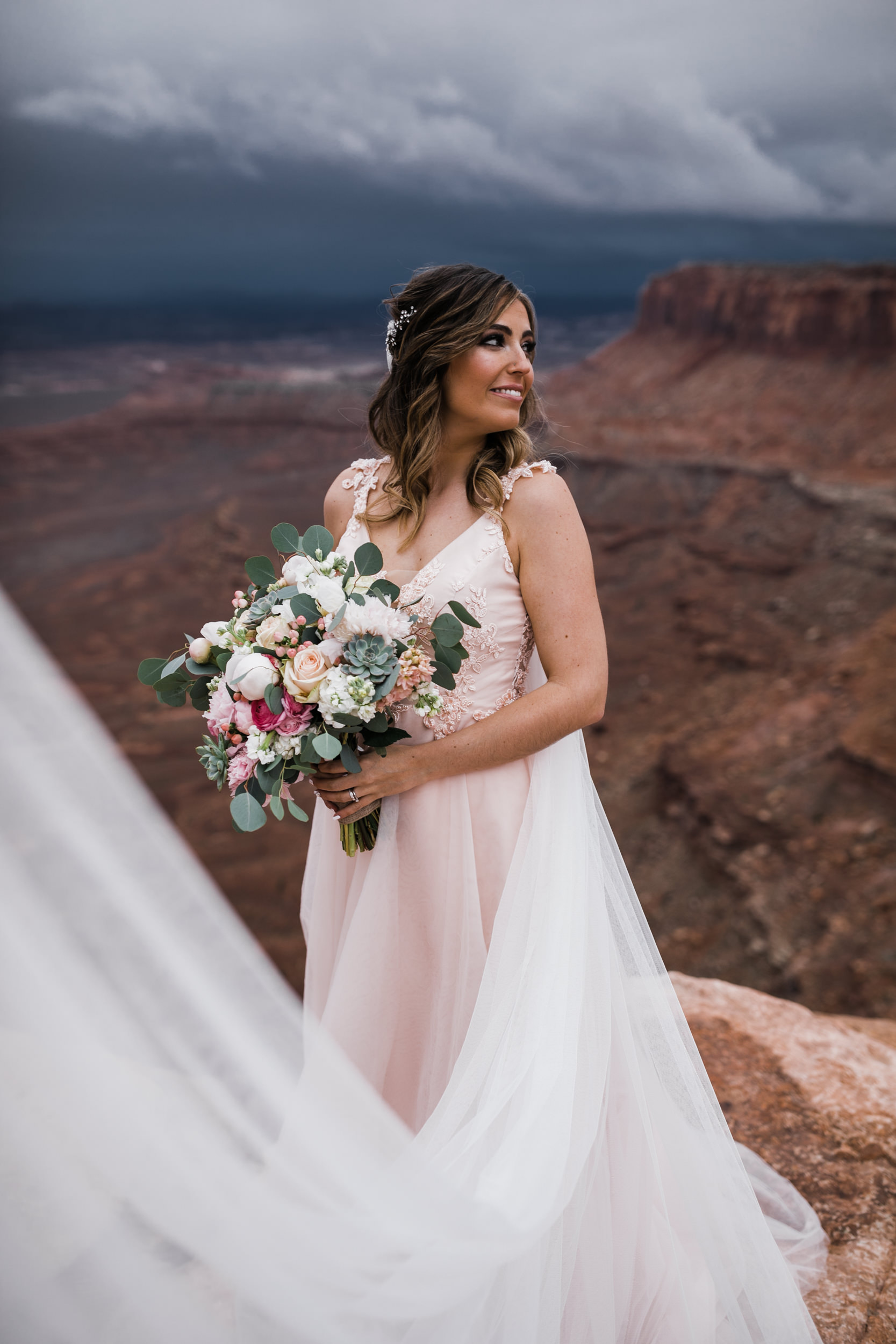 Hearnes-Elopement-Photography-Canyonlands-National-Park-Moab-Wedding-26.jpg