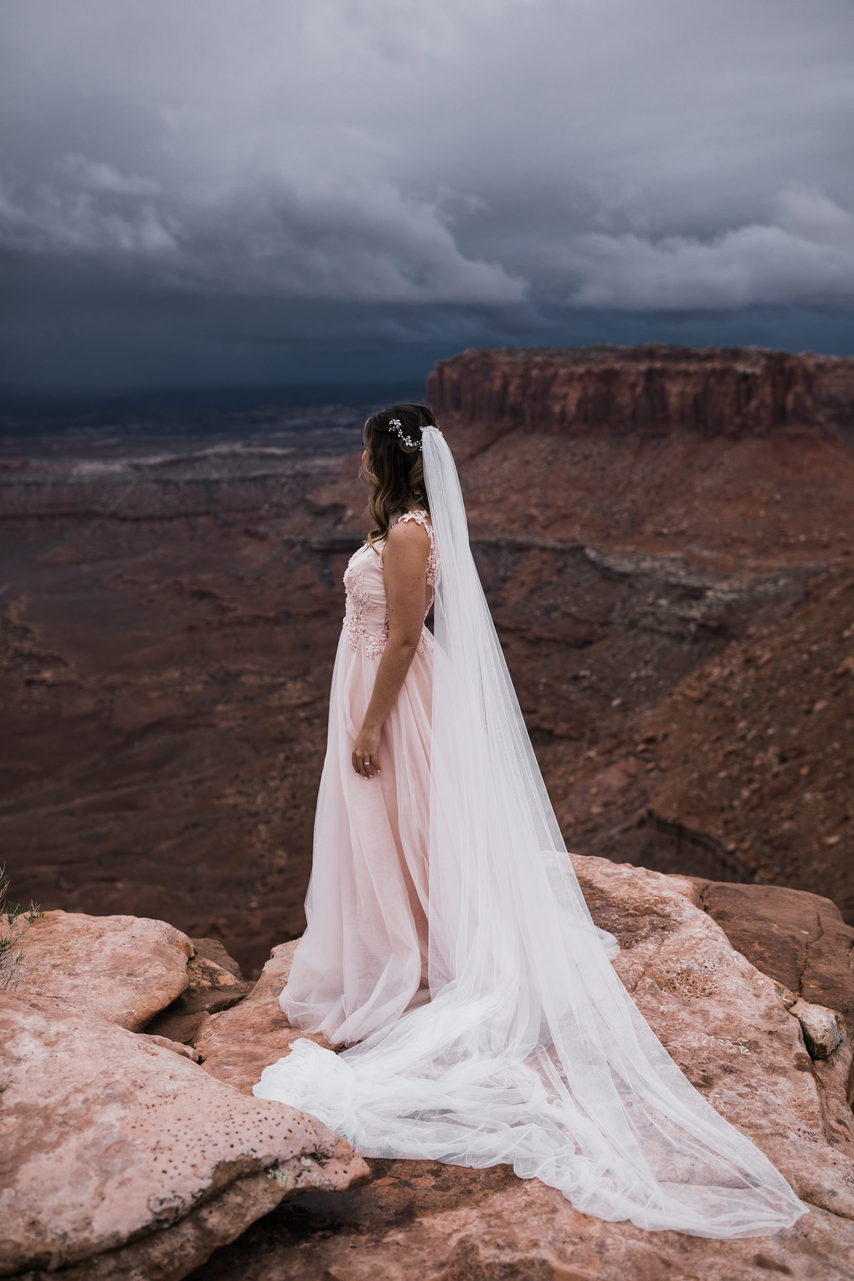 Hearnes-Elopement-Photography-Canyonlands-National-Park-Moab-Wedding-27.jpg