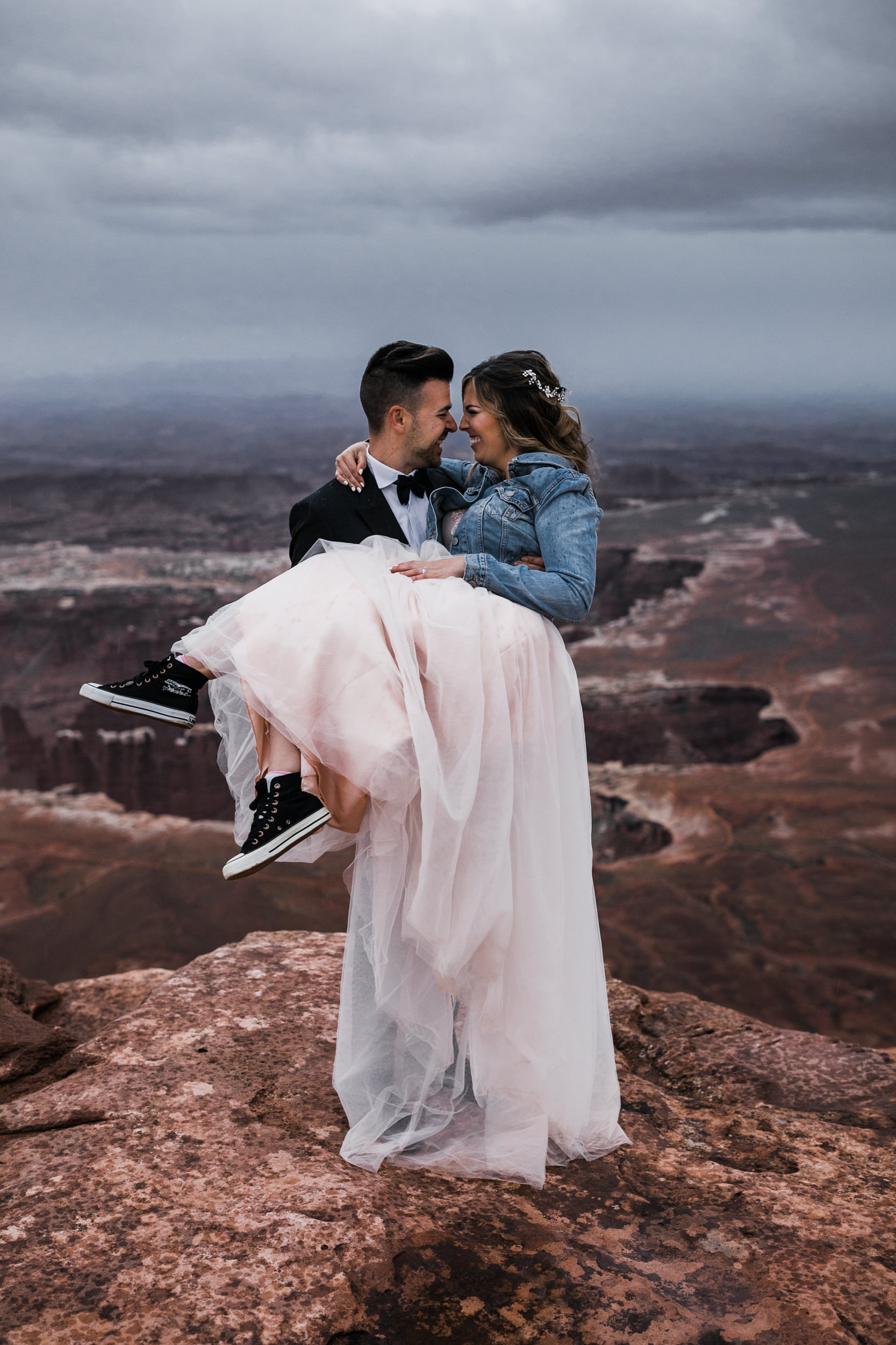 Hearnes-Elopement-Photography-Canyonlands-National-Park-Moab-Wedding-28.jpg