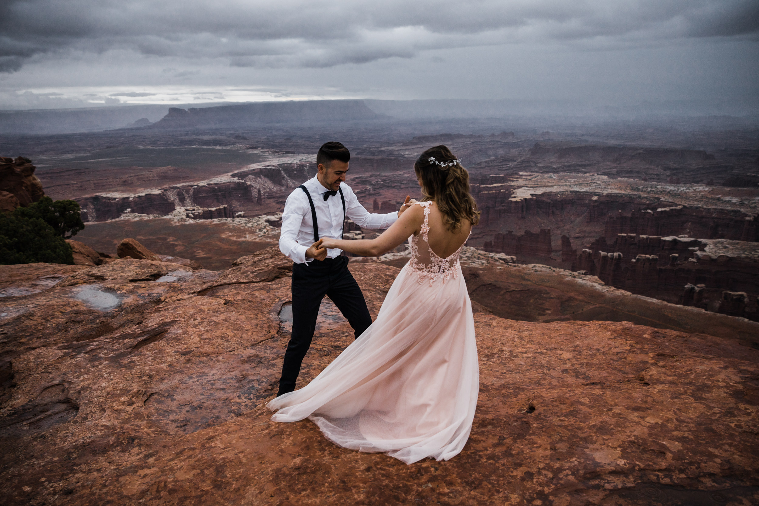 Hearnes-Elopement-Photography-Canyonlands-National-Park-Moab-Wedding-30.jpg