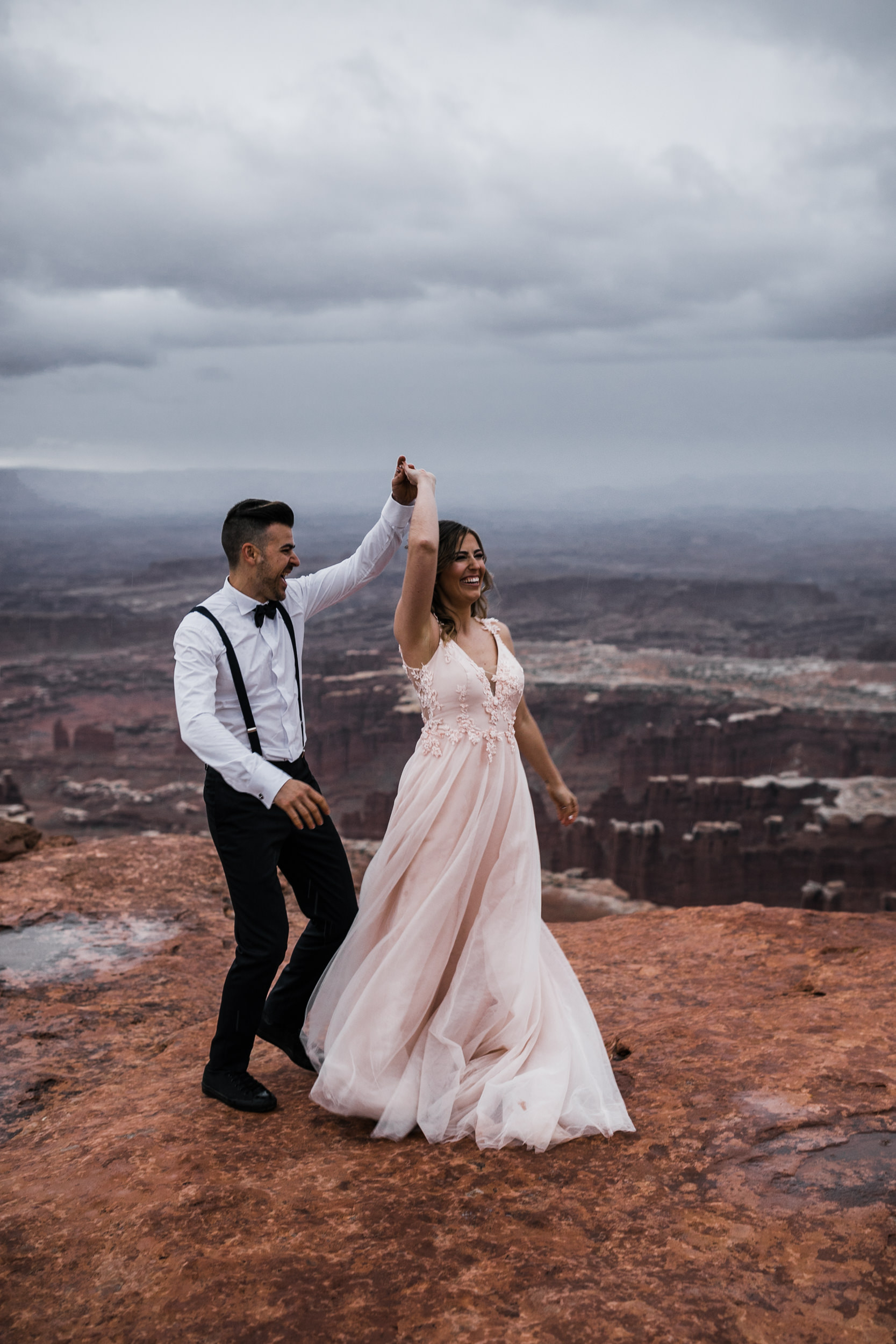 Hearnes-Elopement-Photography-Canyonlands-National-Park-Moab-Wedding-33.jpg