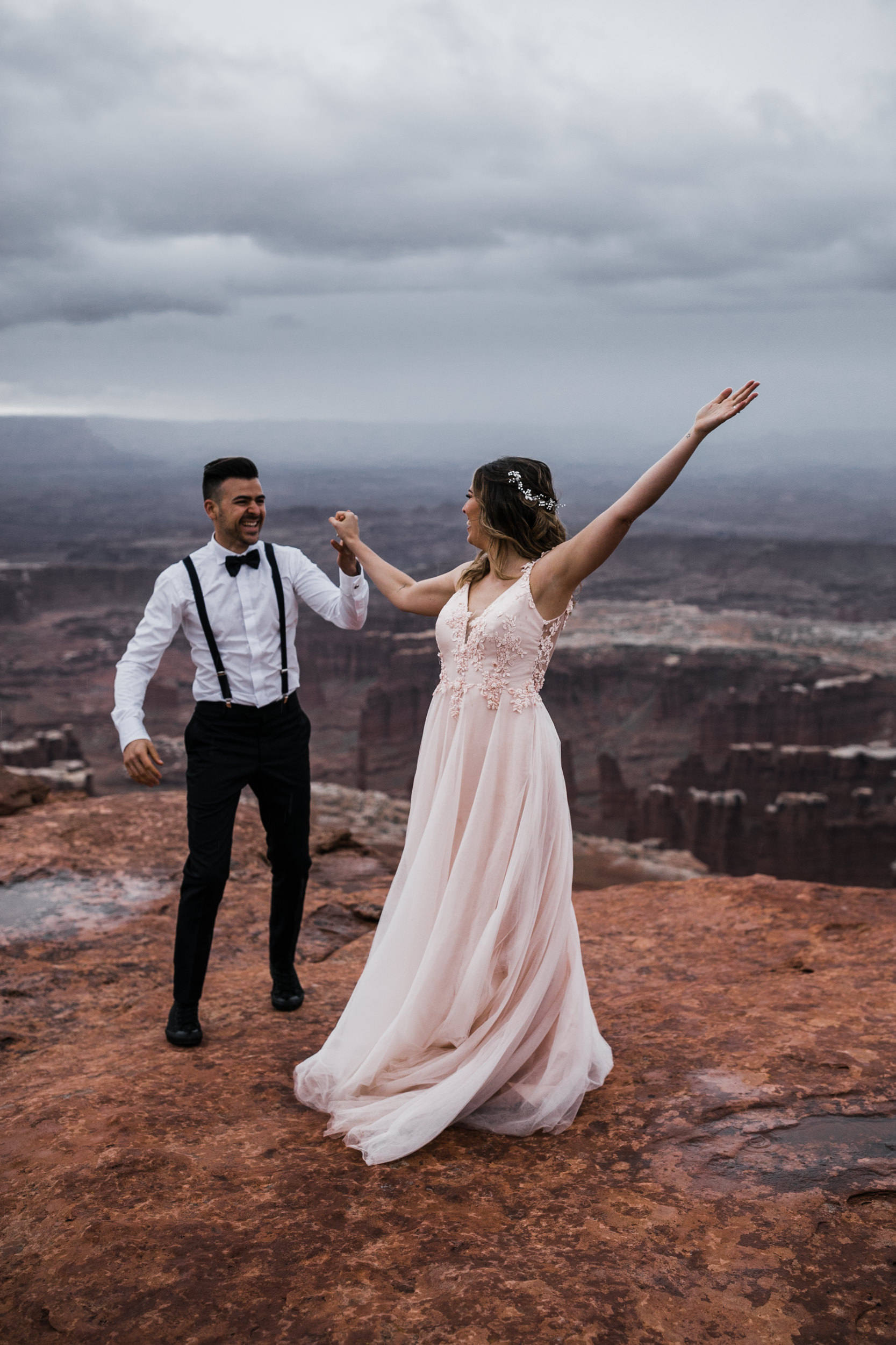 Hearnes-Elopement-Photography-Canyonlands-National-Park-Moab-Wedding-34.jpg