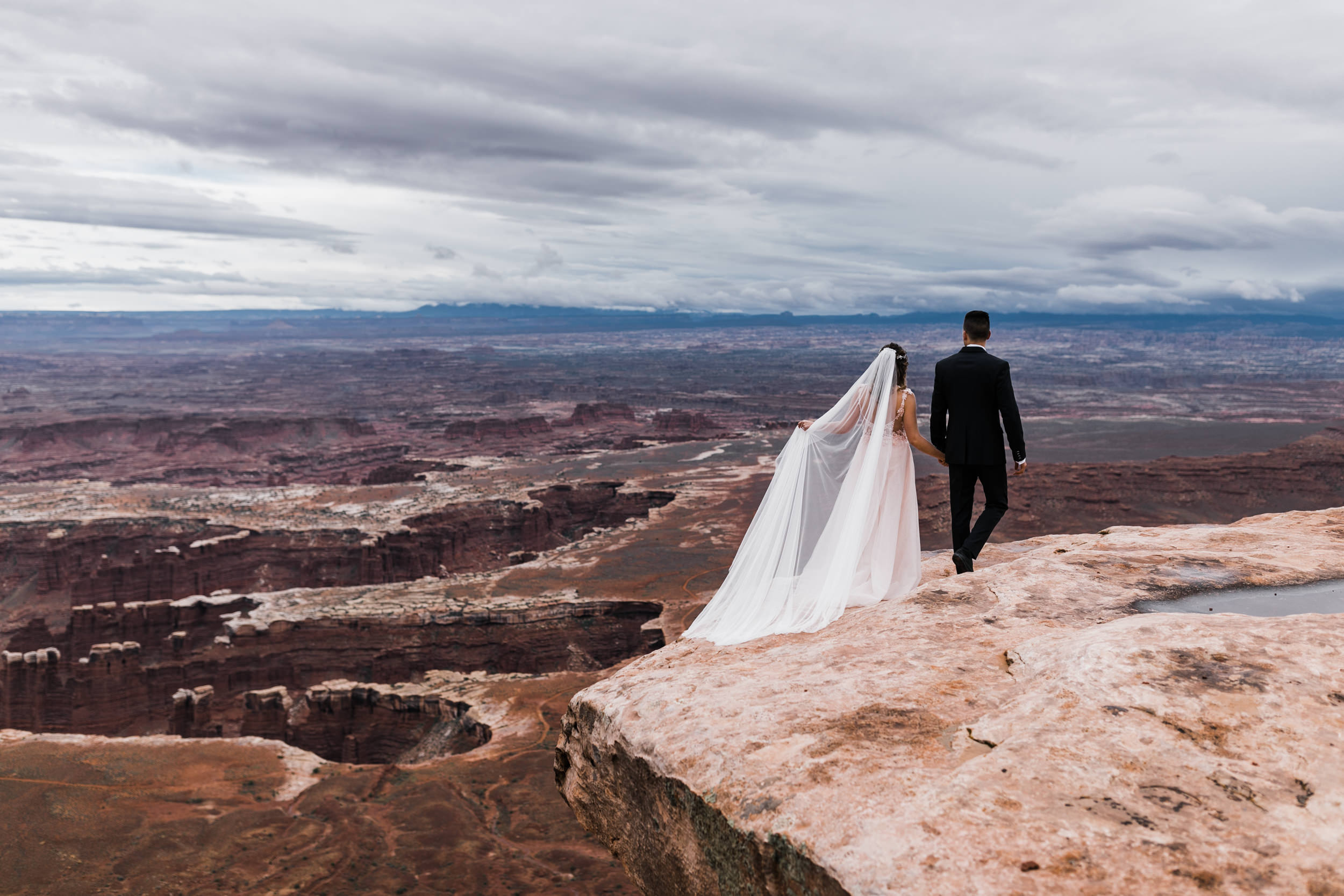 Hearnes-Elopement-Photography-Canyonlands-National-Park-Moab-Wedding-5.jpg