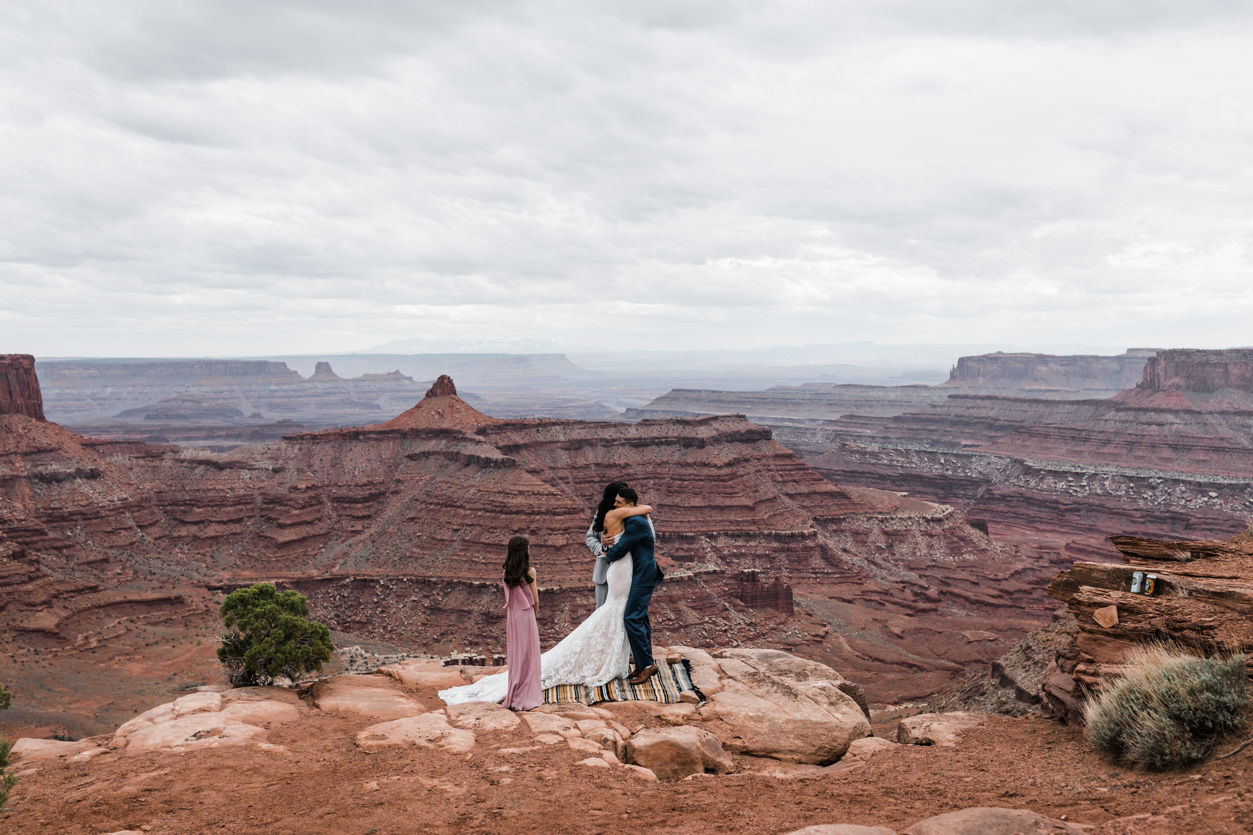 Jeep-Wedding-Moab-Utah-Hearnes-Adventure-Elopement-Photography-12.jpg