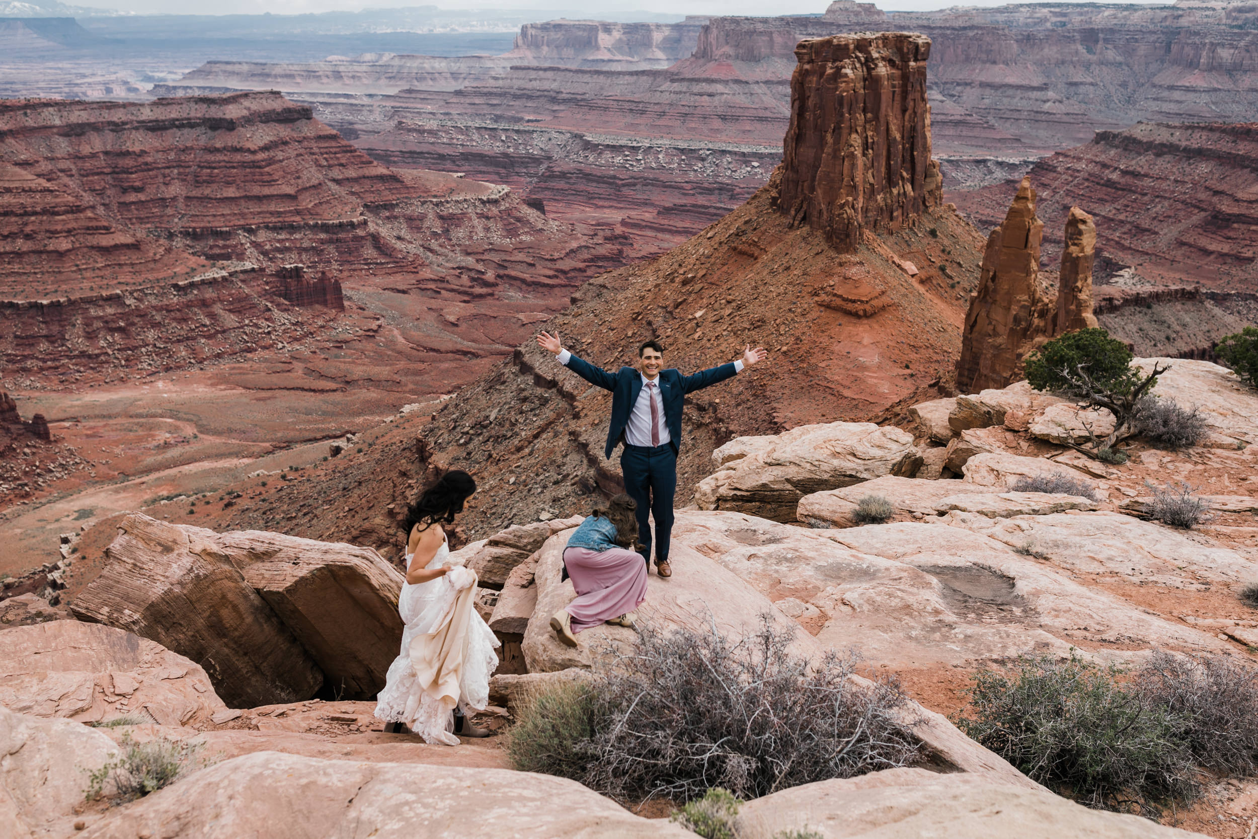 Jeep-Wedding-Moab-Utah-Hearnes-Adventure-Elopement-Photography-18.jpg