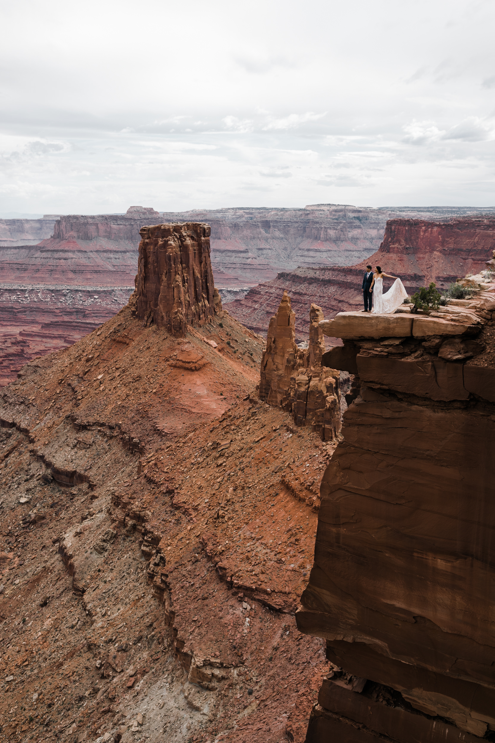 Jeep-Wedding-Moab-Utah-Hearnes-Adventure-Elopement-Photography-20.jpg