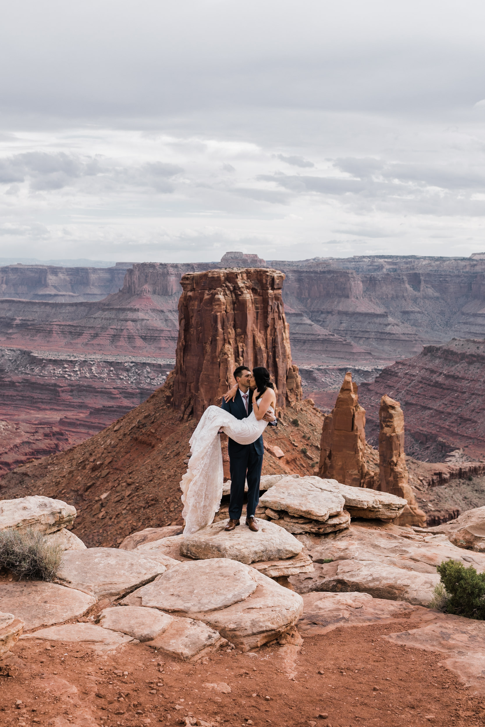 Jeep-Wedding-Moab-Utah-Hearnes-Adventure-Elopement-Photography-27.jpg