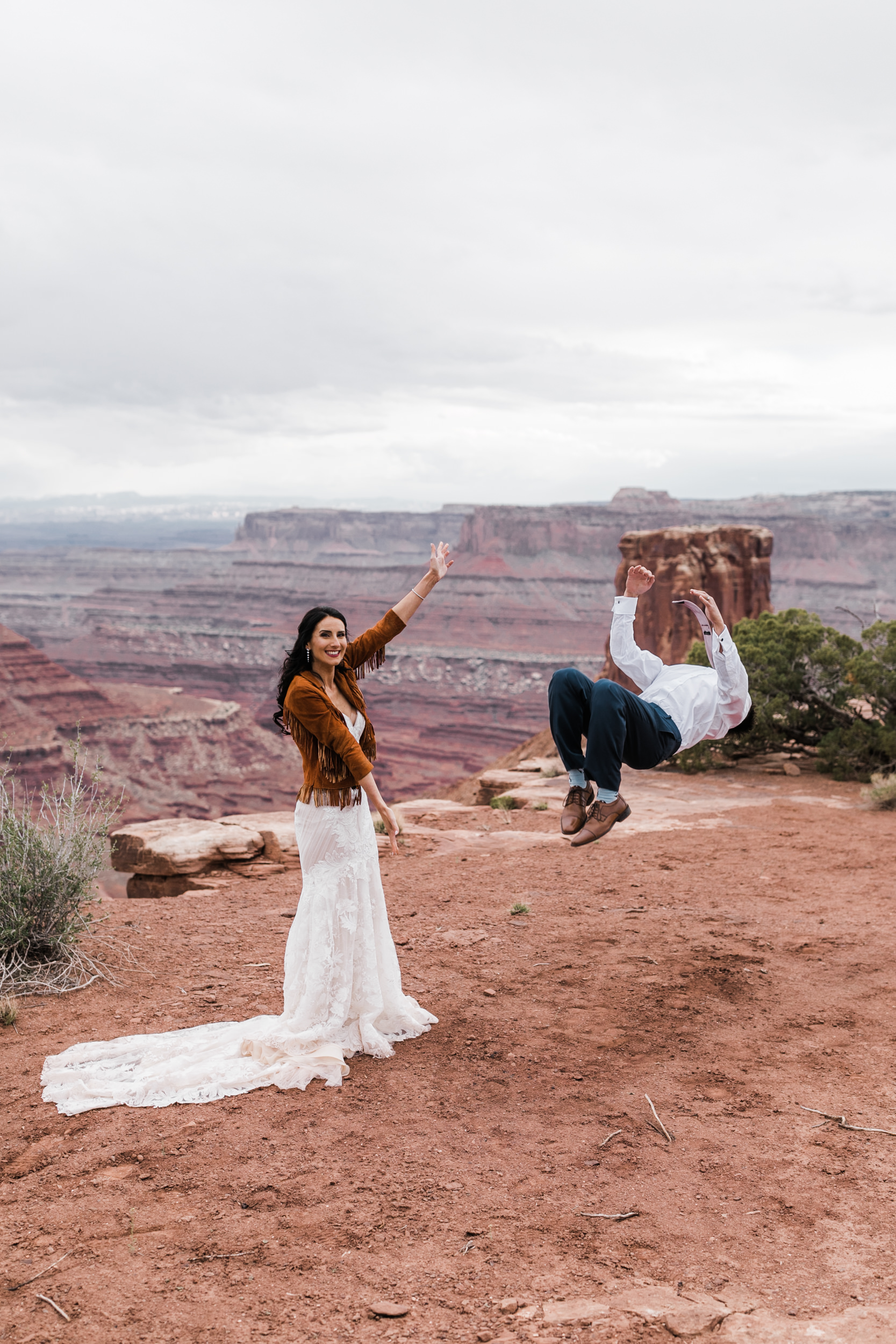 Jeep-Wedding-Moab-Utah-Hearnes-Adventure-Elopement-Photography-37.jpg
