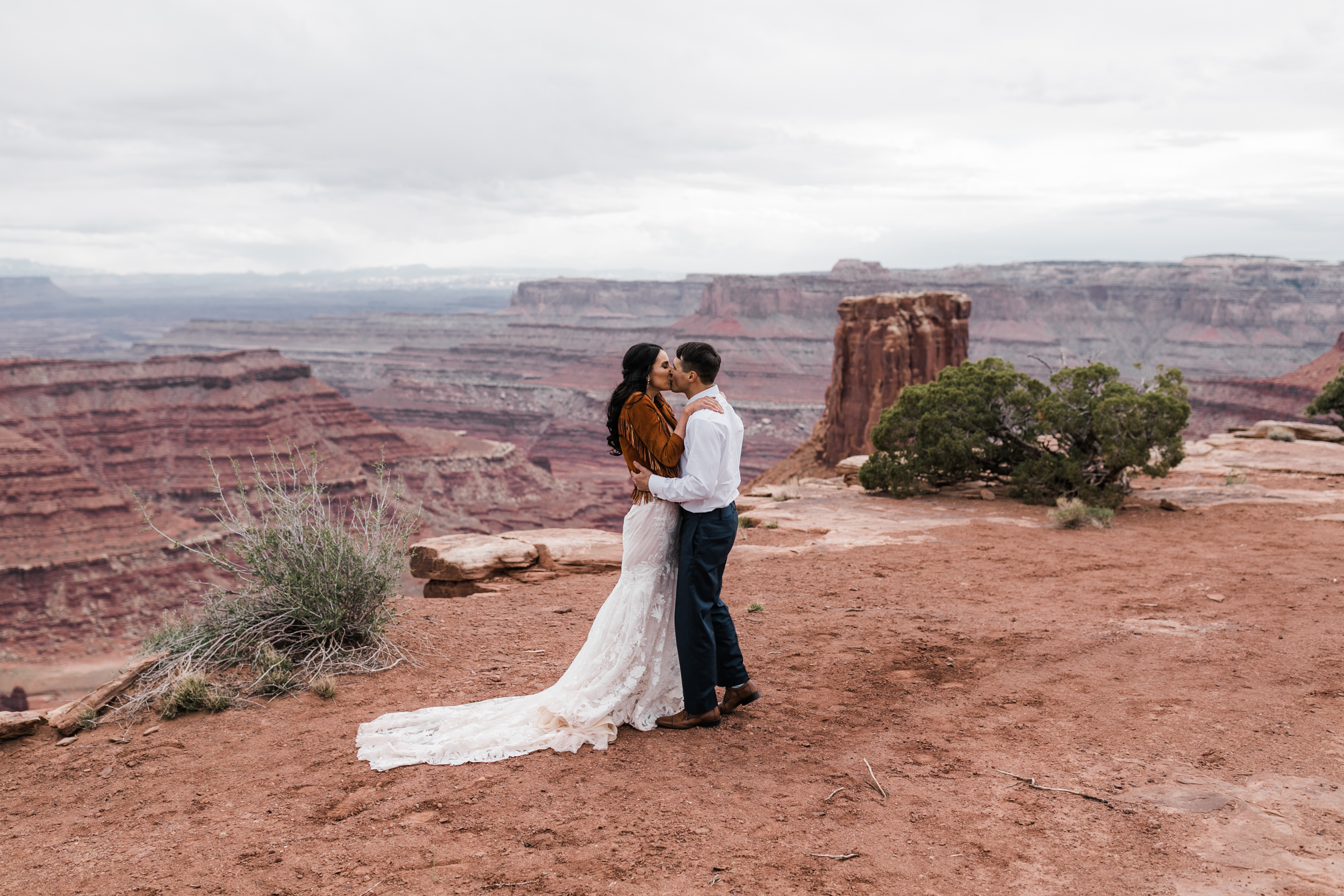 Jeep-Wedding-Moab-Utah-Hearnes-Adventure-Elopement-Photography-40.jpg