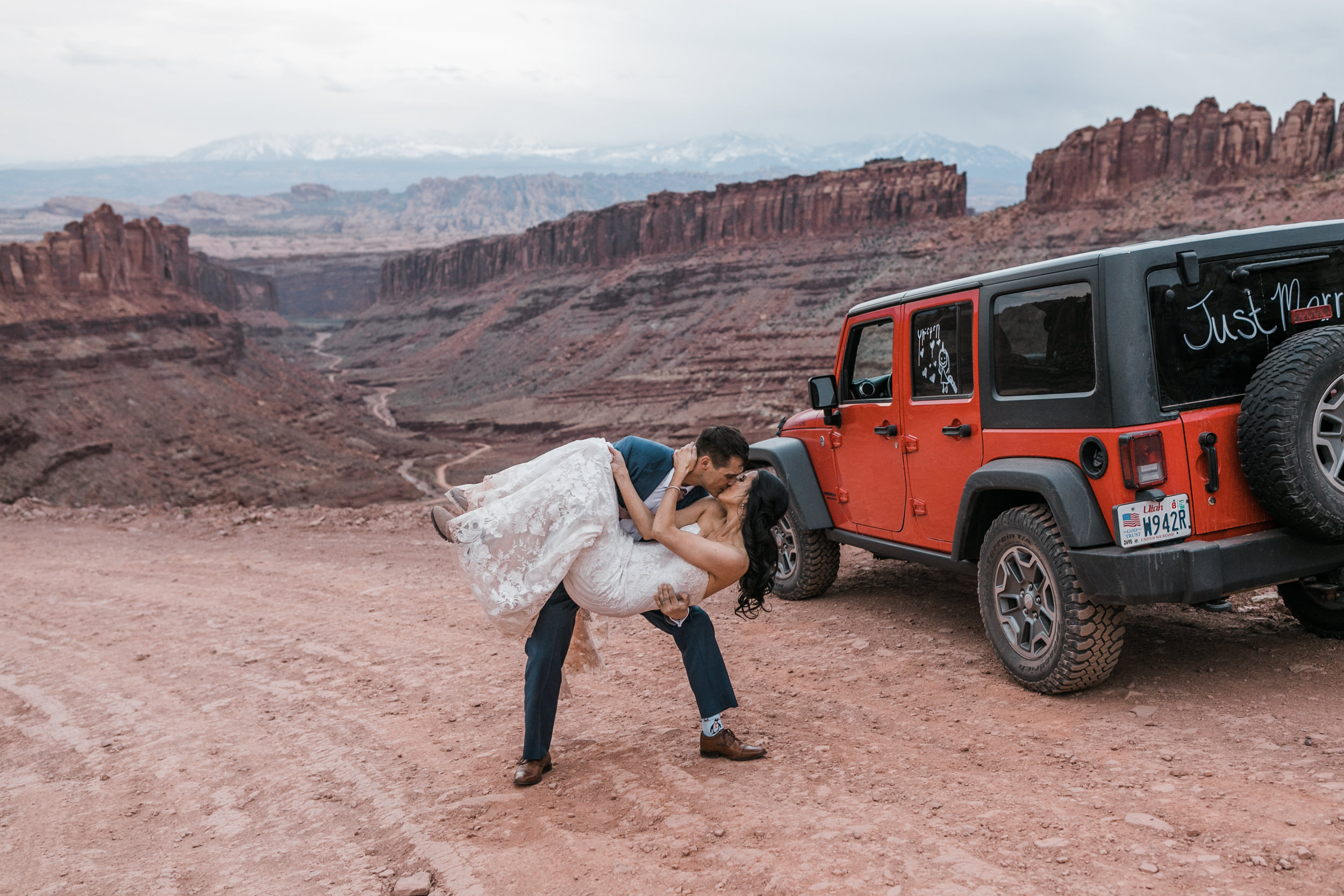 Jeep-Wedding-Moab-Utah-Hearnes-Adventure-Elopement-Photography-57.jpg