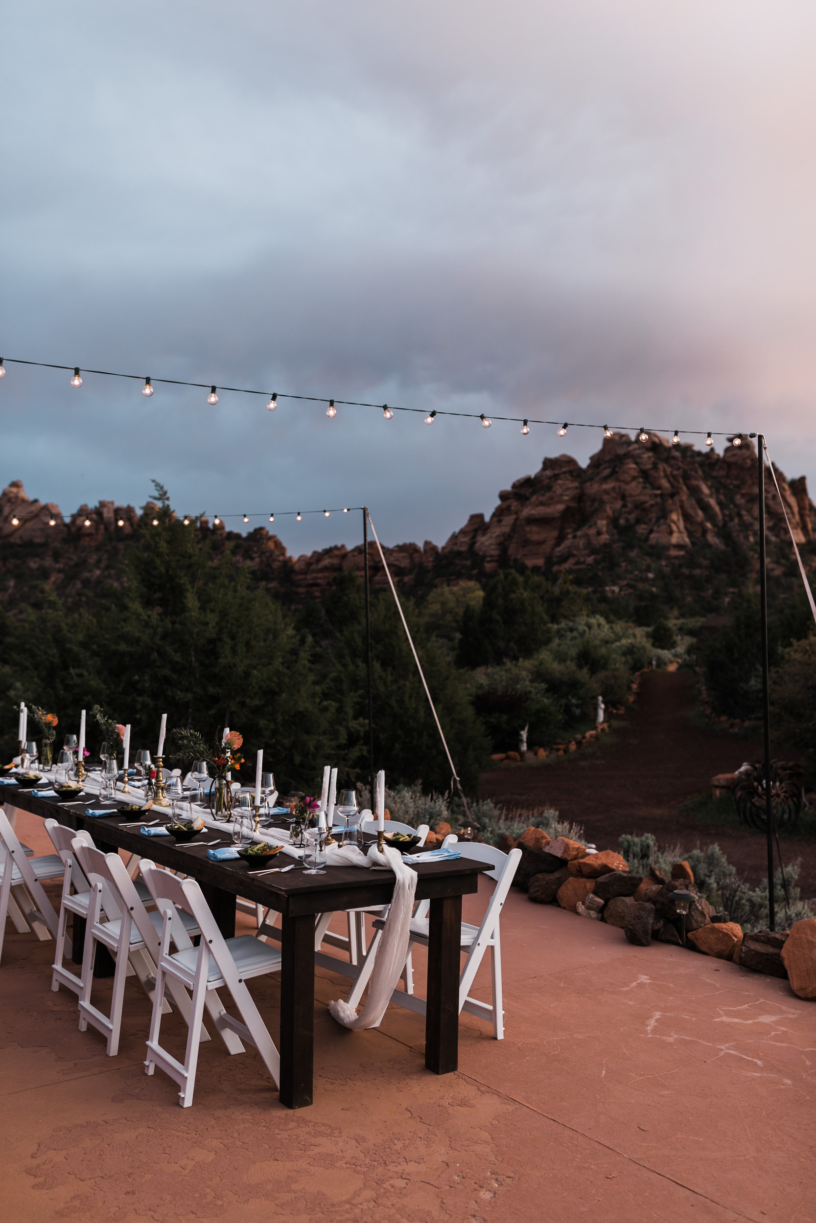 Zion national park elopement photographer | styled small wedding dinner in the desert | the hearnes adventure photography