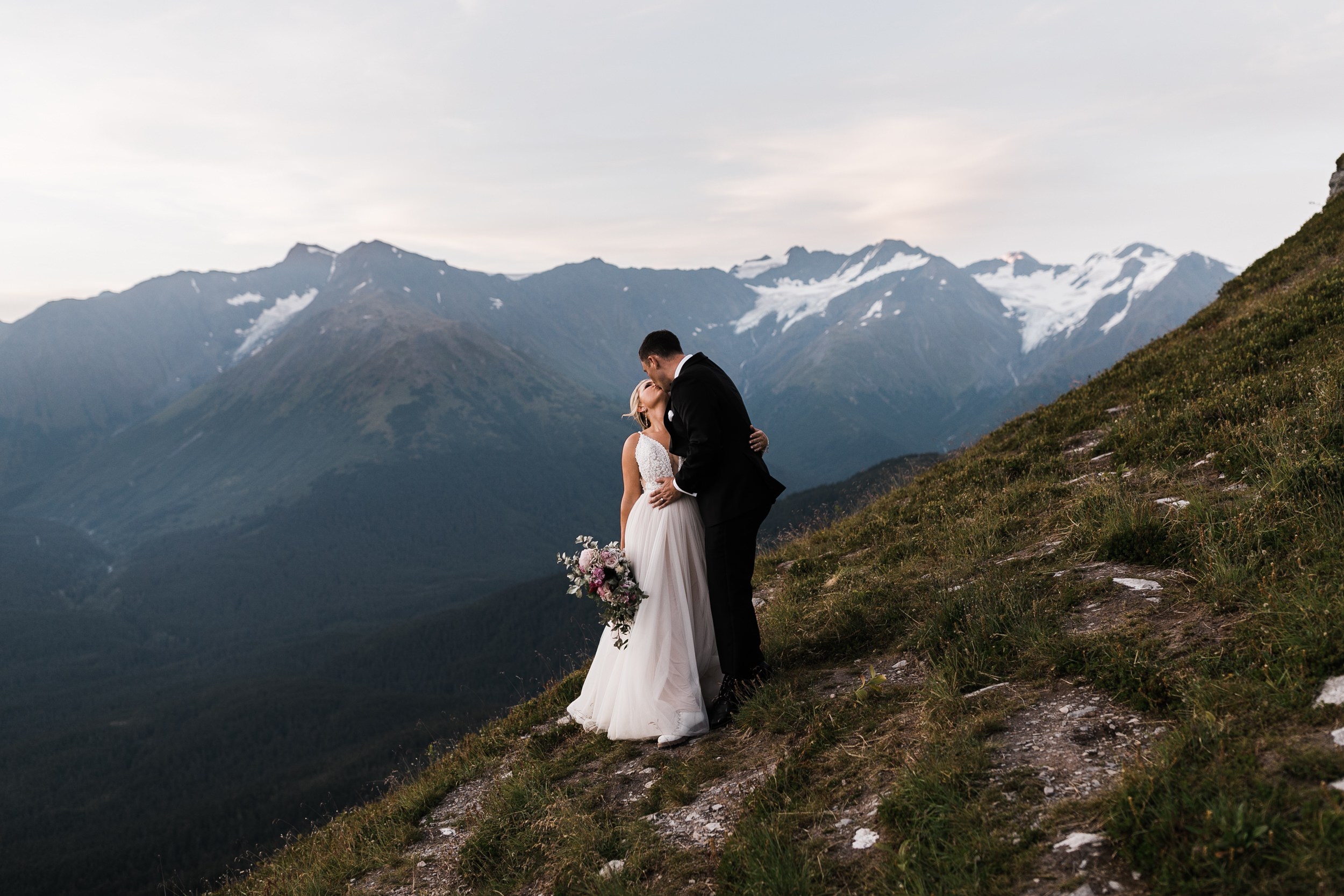 alaska destination wedding at alyeska resort in girdwood | the hearnes adventure elopement photography