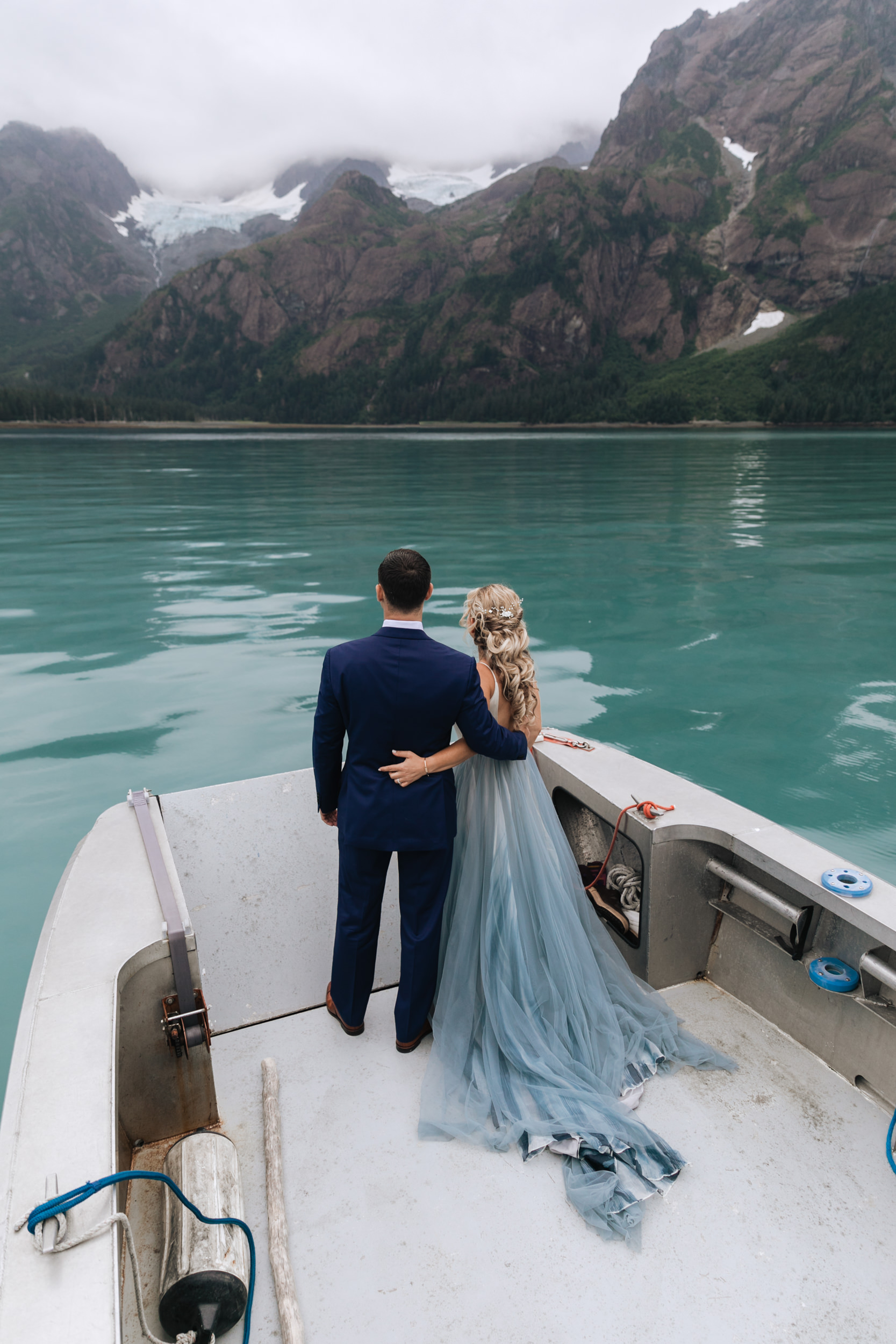 alaska destination wedding in seward | cruise to anchorage | boat tour in resurrection bay | the hearnes adventure elopement photography