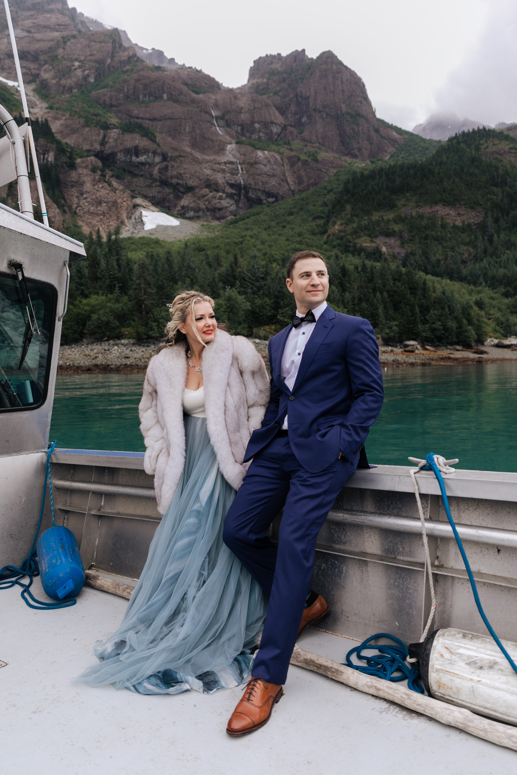 alaska destination wedding in seward | cruise to anchorage | boat tour in resurrection bay | the hearnes adventure elopement photography
