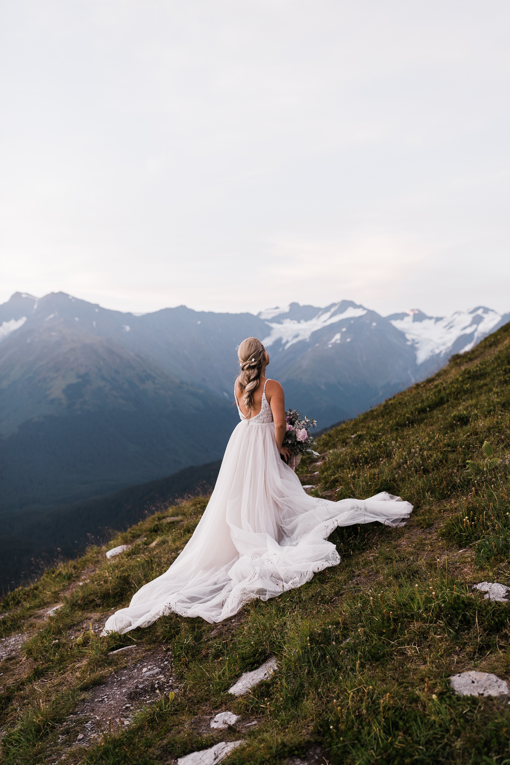 alaska destination wedding at alyeska resort in girdwood | mountain chic wedding style | the hearnes adventure elopement photography