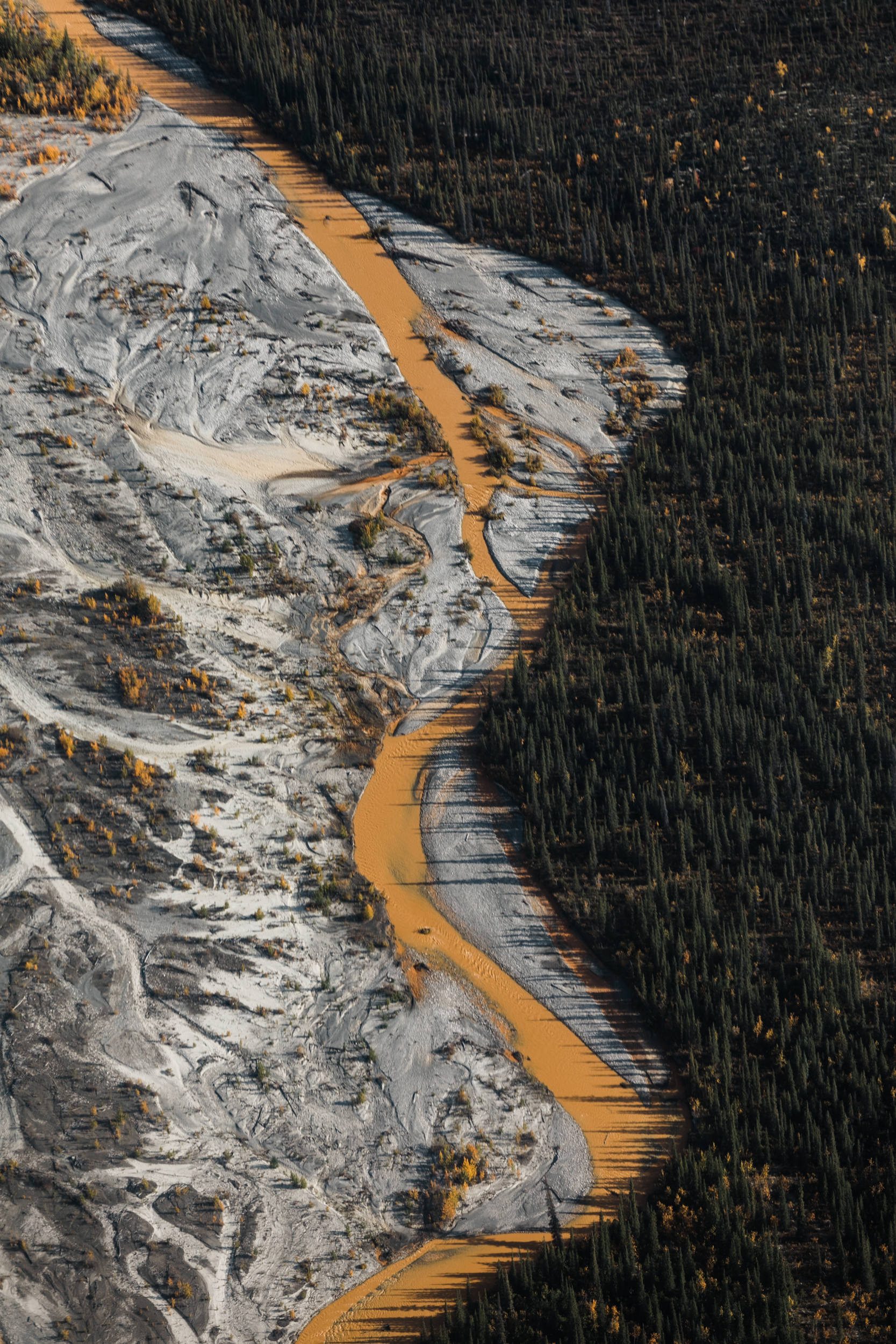 Flight tour and Landing in Anaktuvuk Pass inside Gates of the Arctic National Park in northern Alaska | The Hearnes Adventure Wedding Photography