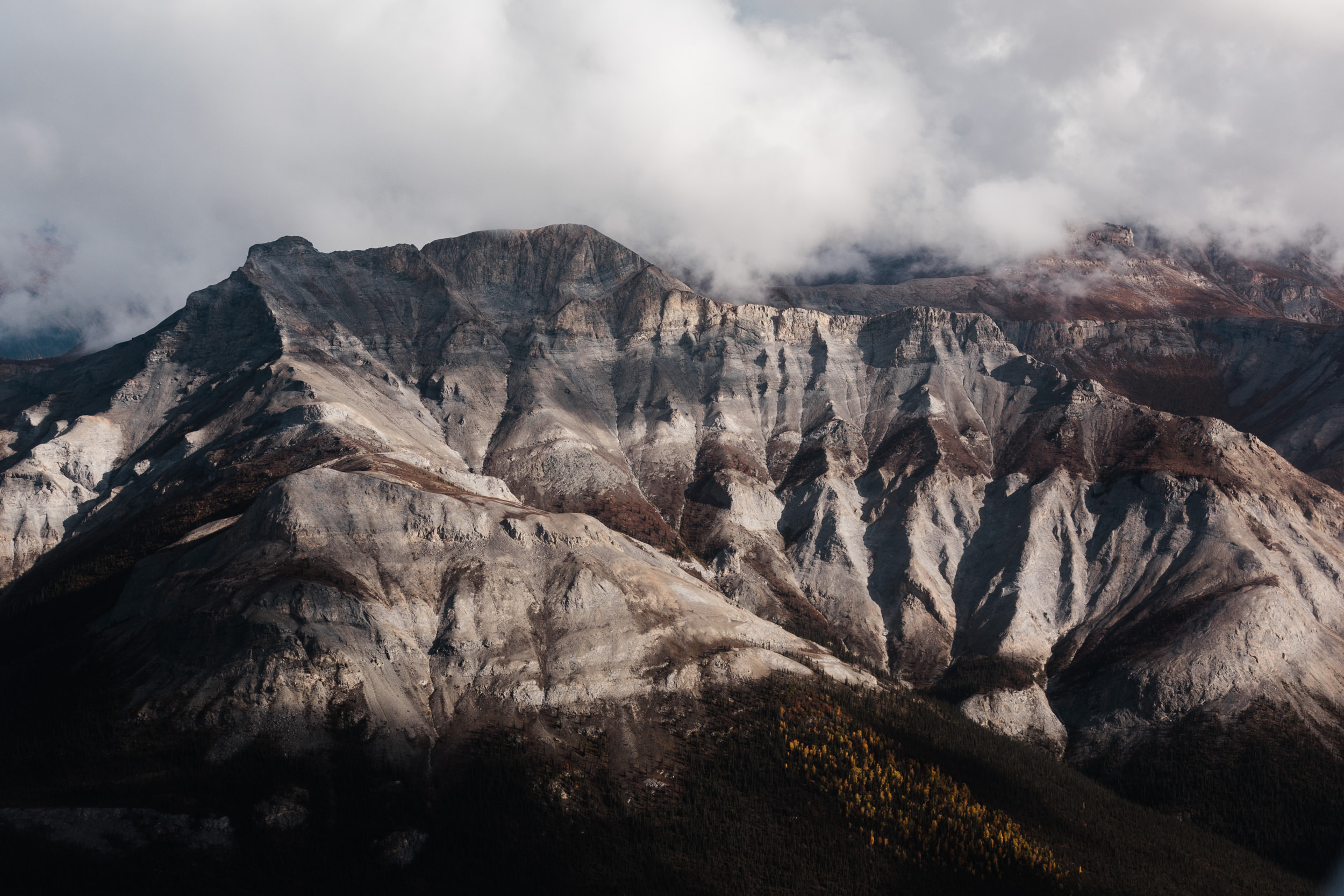 Aerial Photography from Helicopters and Airplanes | How to get epic photos on your flight seeing tour in Gates of the Arctic national Park, Alaska | The Hearnes Adventure Photography